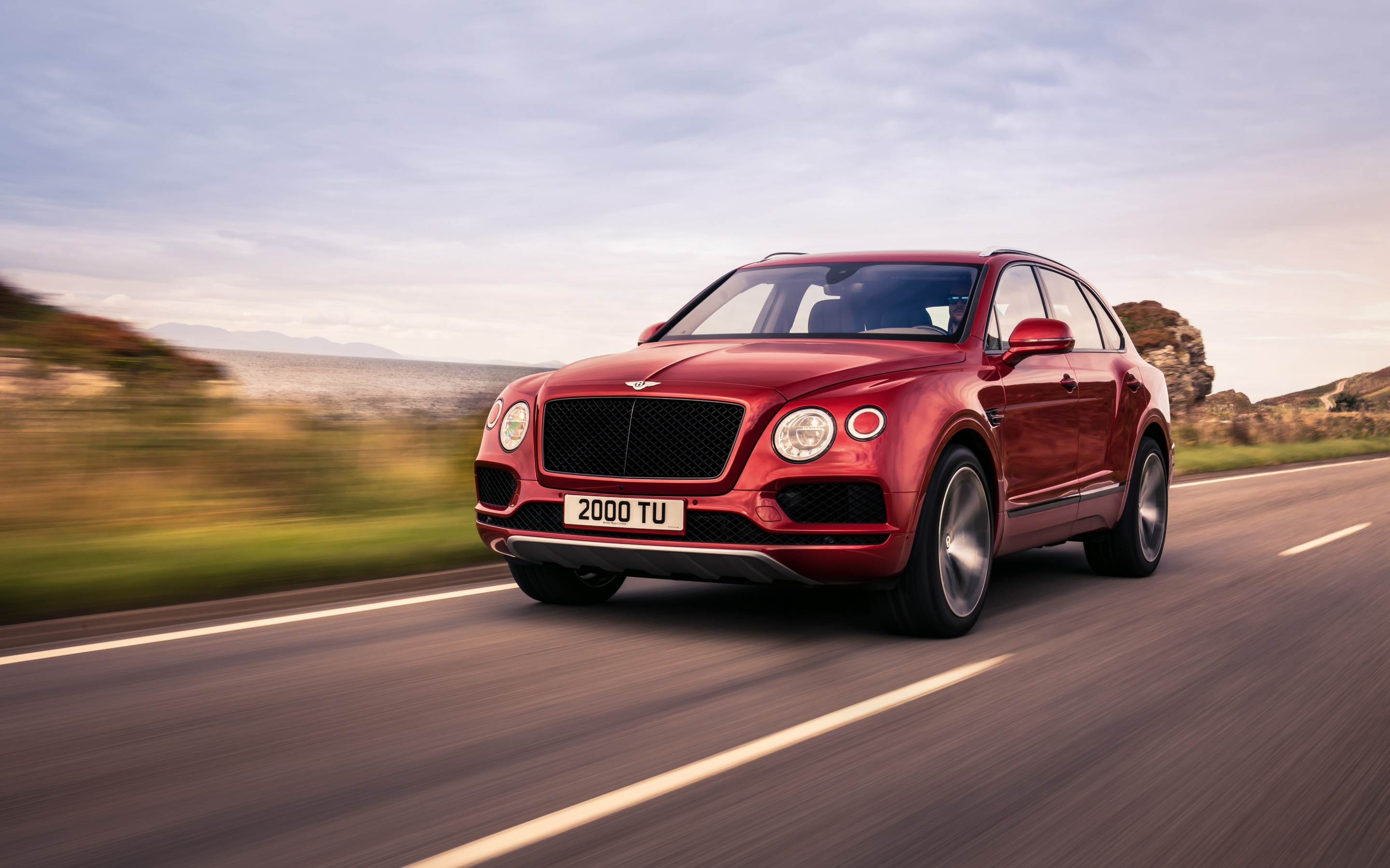 Luxury vehicle, Bentley Bentayga, on-road, front, 2880x1800 wallpaper