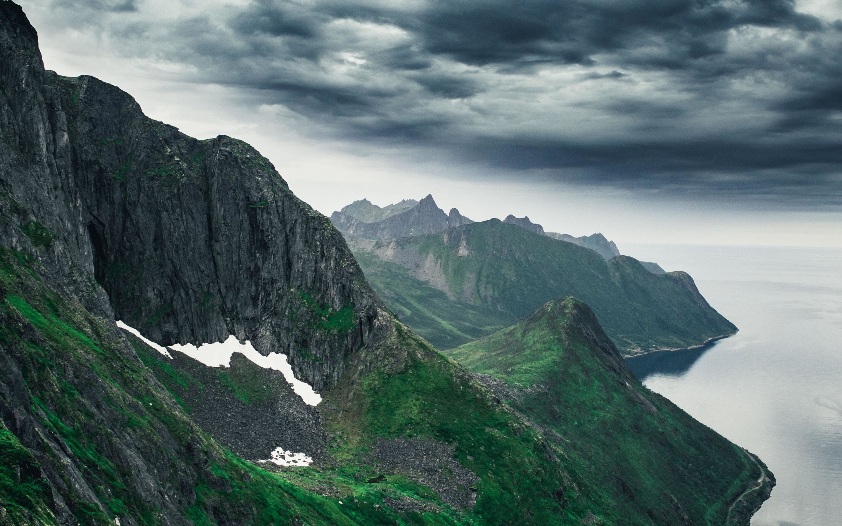 Green mountains, coast, nature, mountain range, nature, 2880x1800 wallpaper