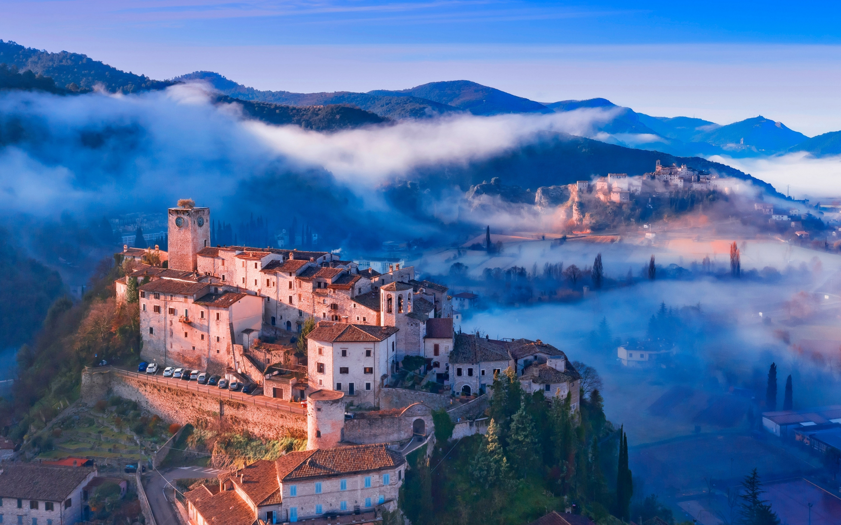 Italy's city, morning mist, cityscape, 2880x1800 wallpaper