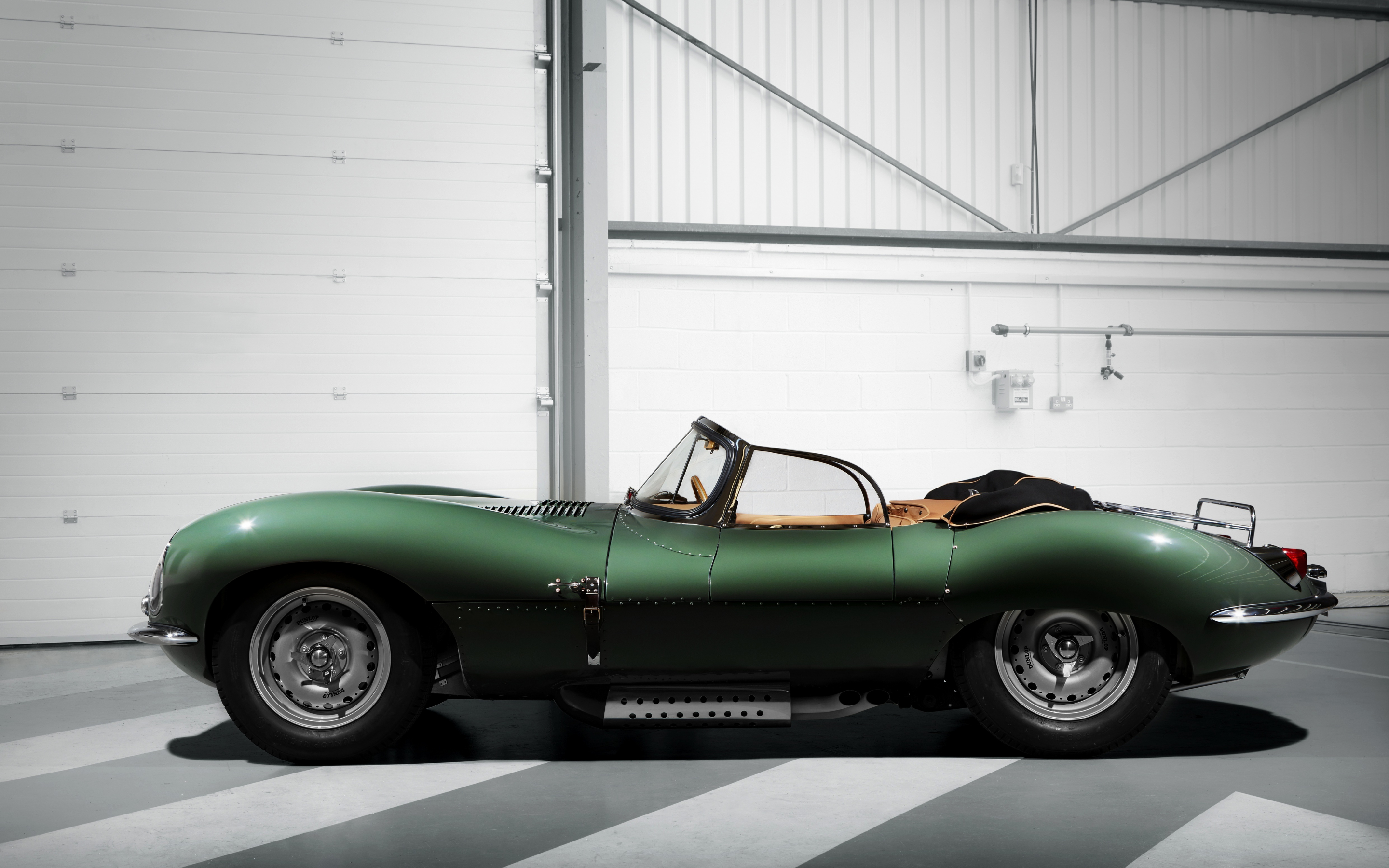 Jaguar XKSS, classic, green car, 2880x1800 wallpaper