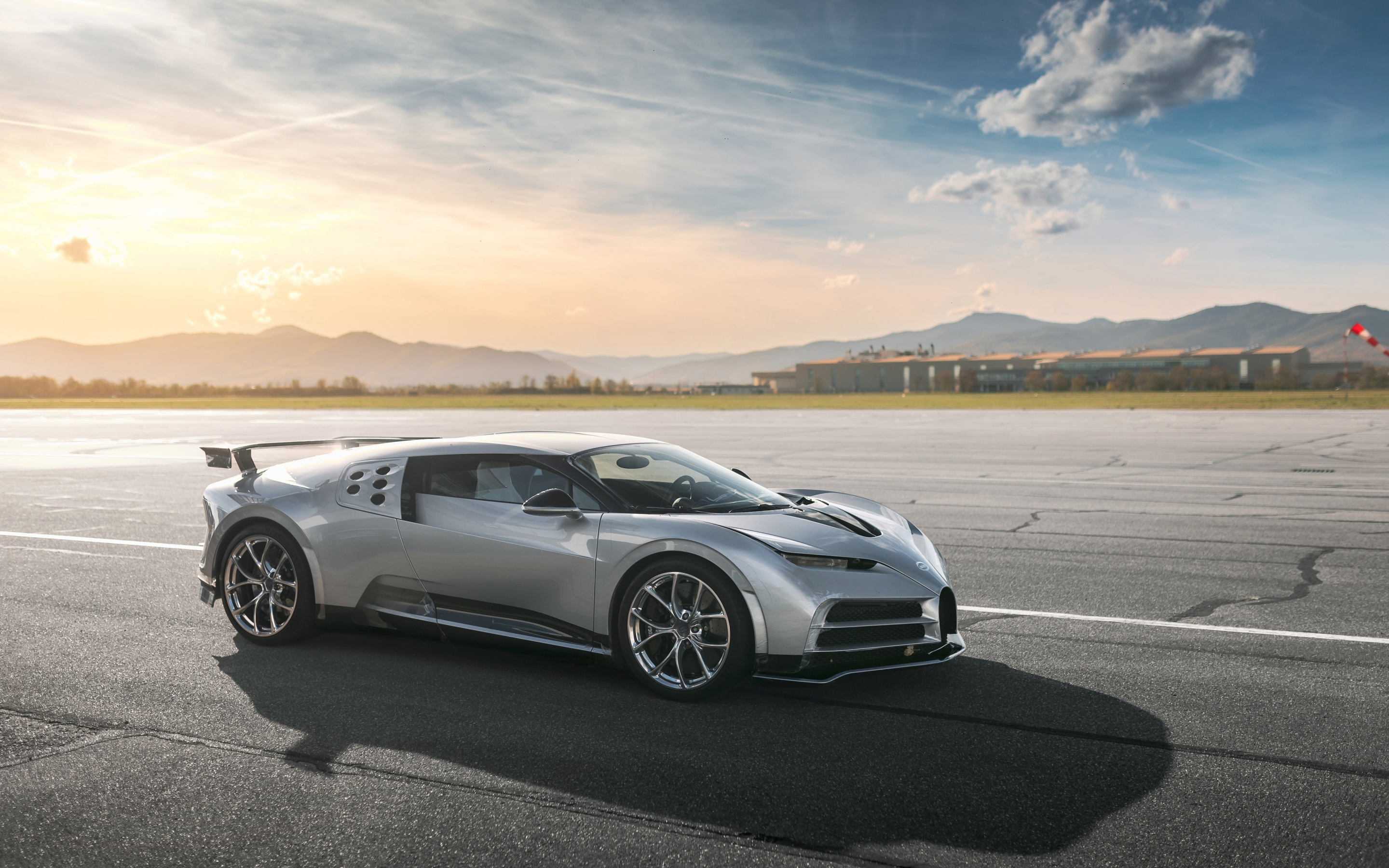 2023 Bugatti Centodieci, side-view, 2880x1800 wallpaper