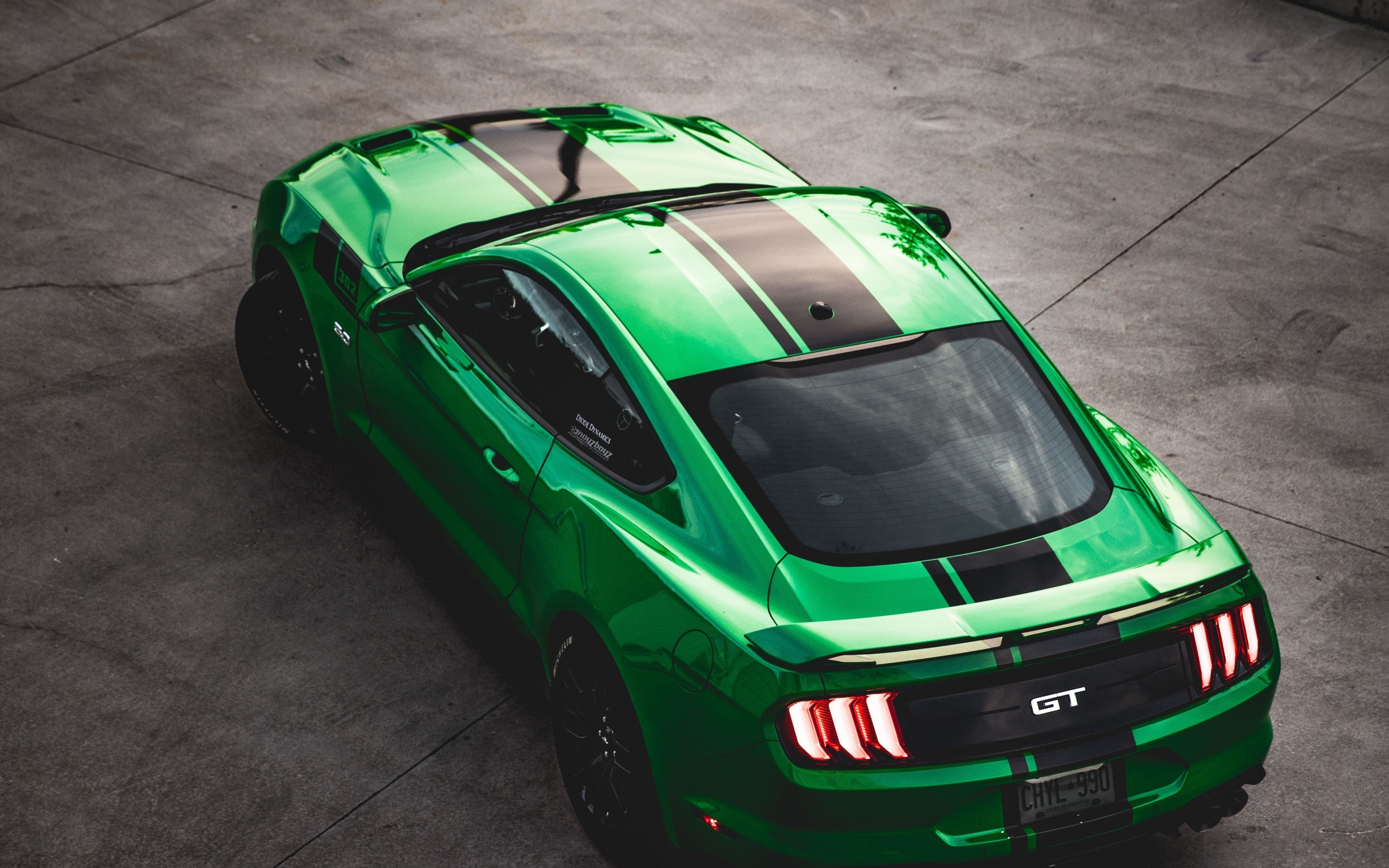 Green car, Ford GT, car's top view, 2880x1800 wallpaper