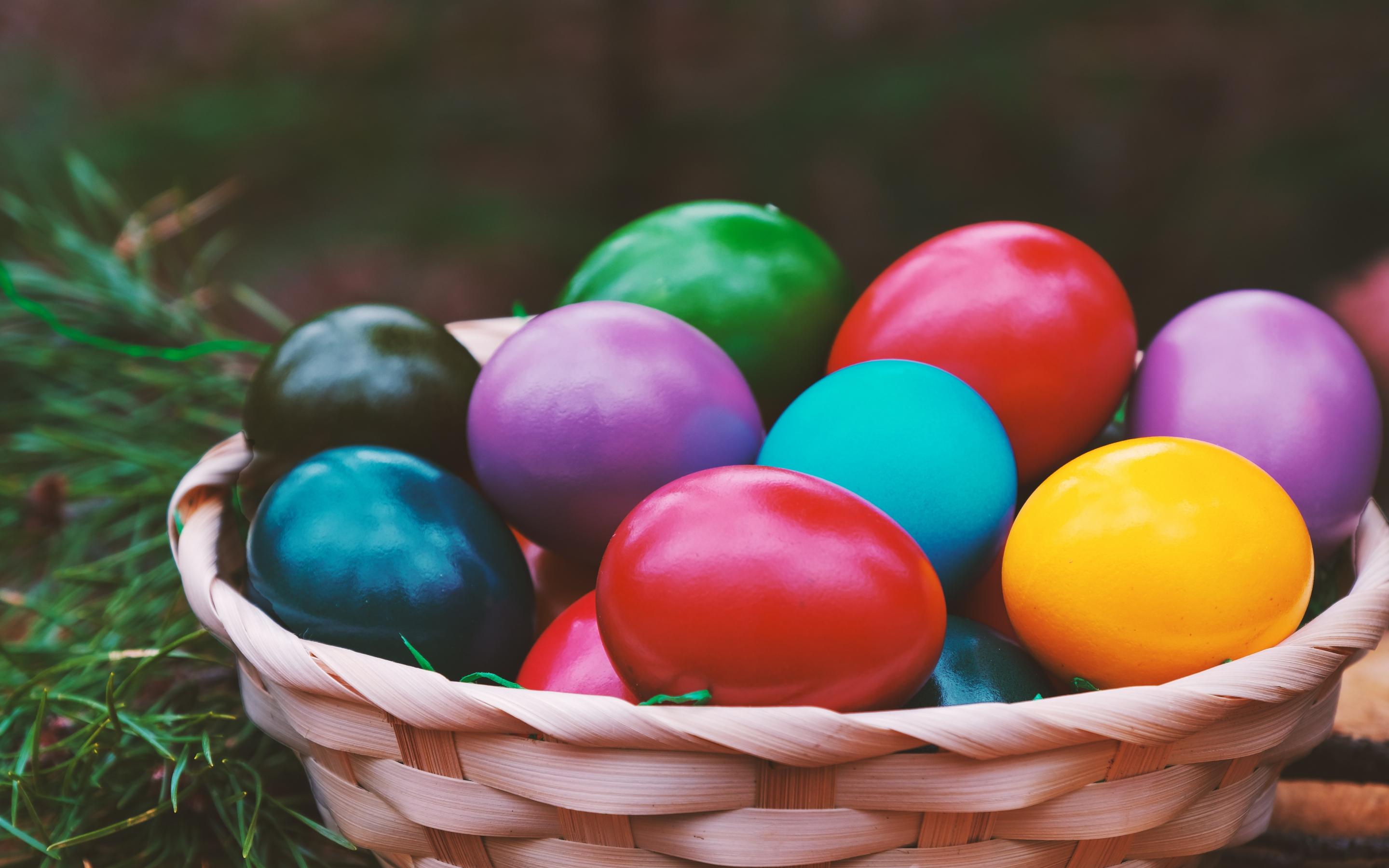 Basket, easter eggs, colorful, 2880x1800 wallpaper