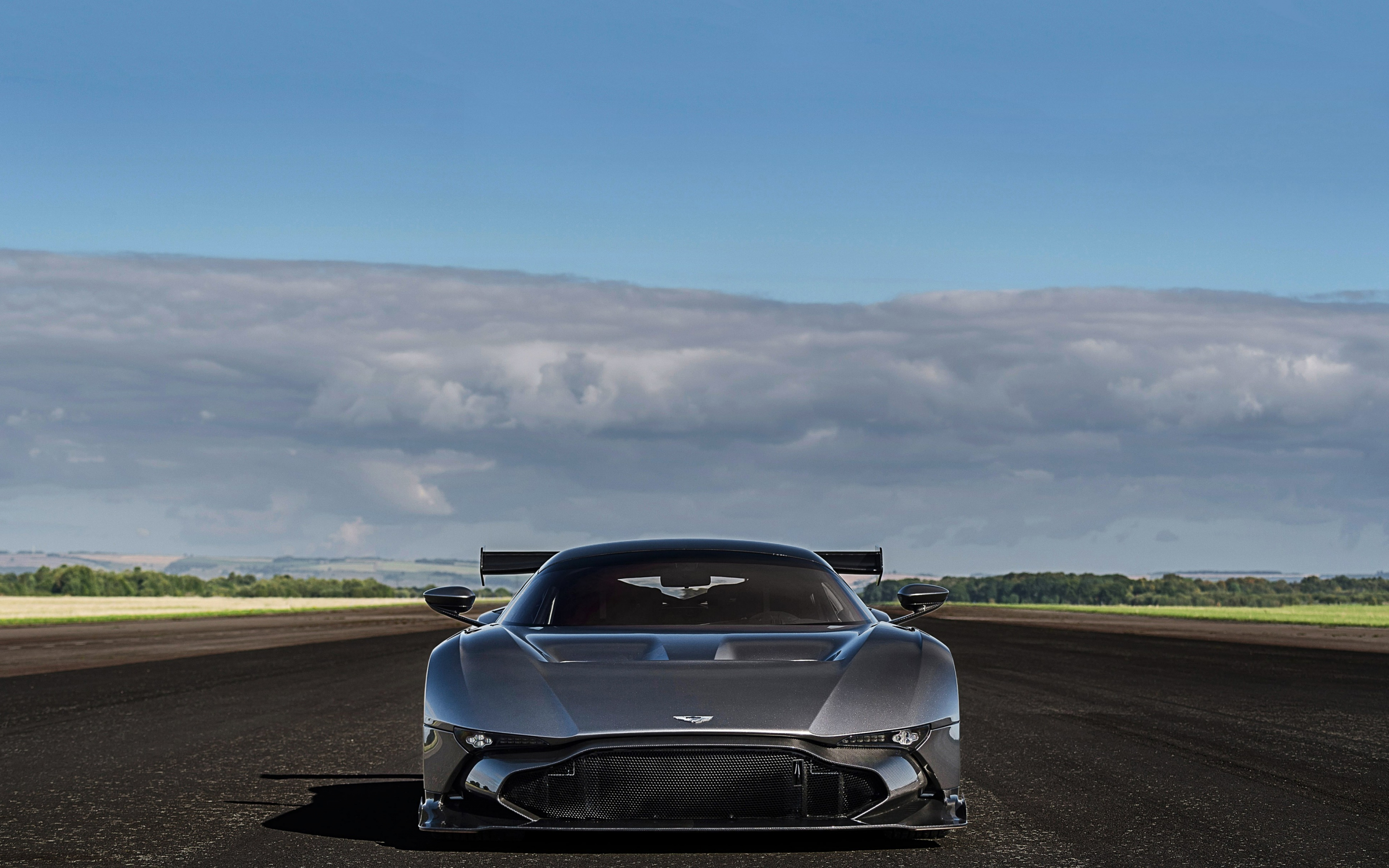 Race car, Aston Martin Vulcan, 2880x1800 wallpaper