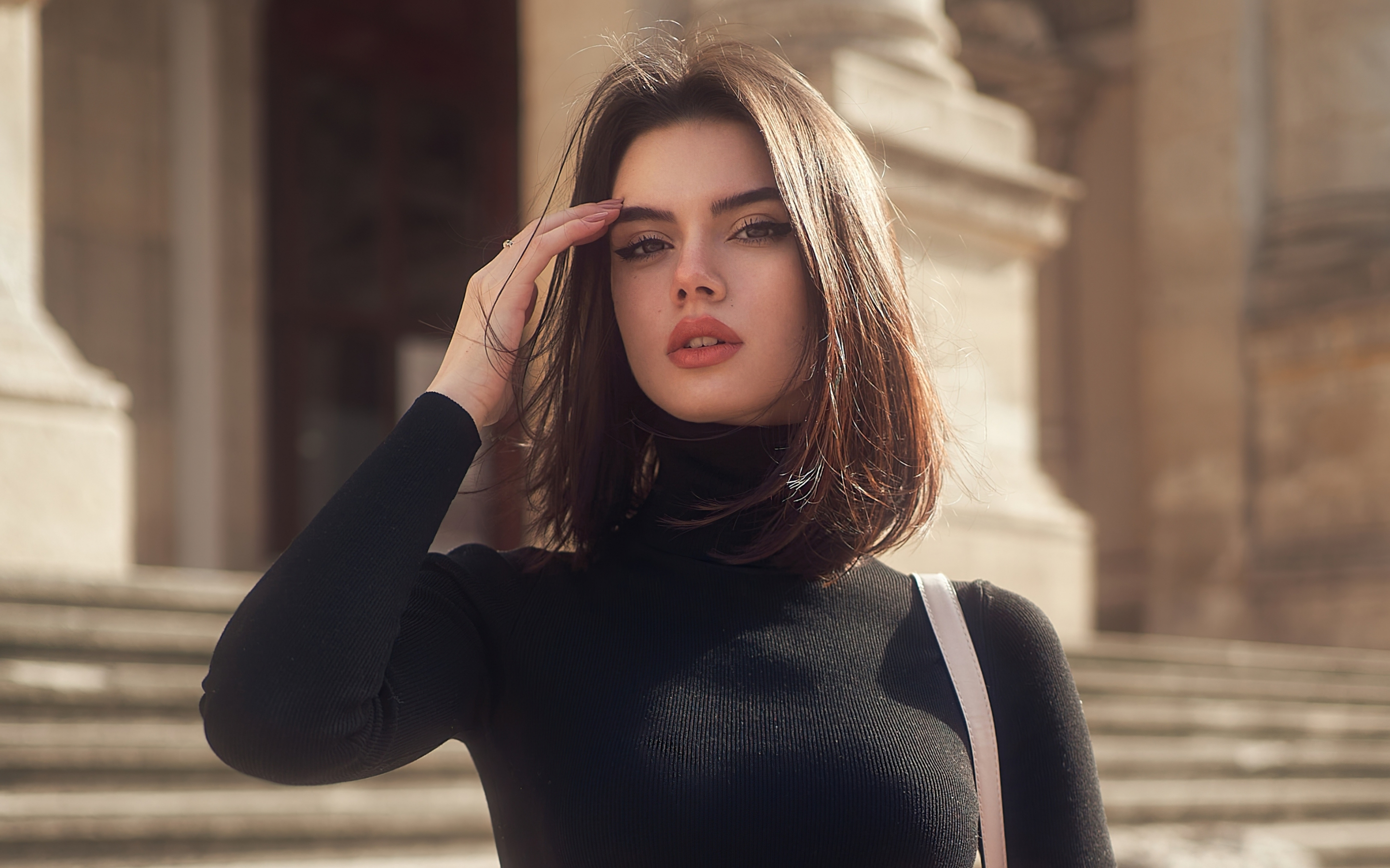 Girl model, black clothing, brunette, beautiful, 2880x1800 wallpaper