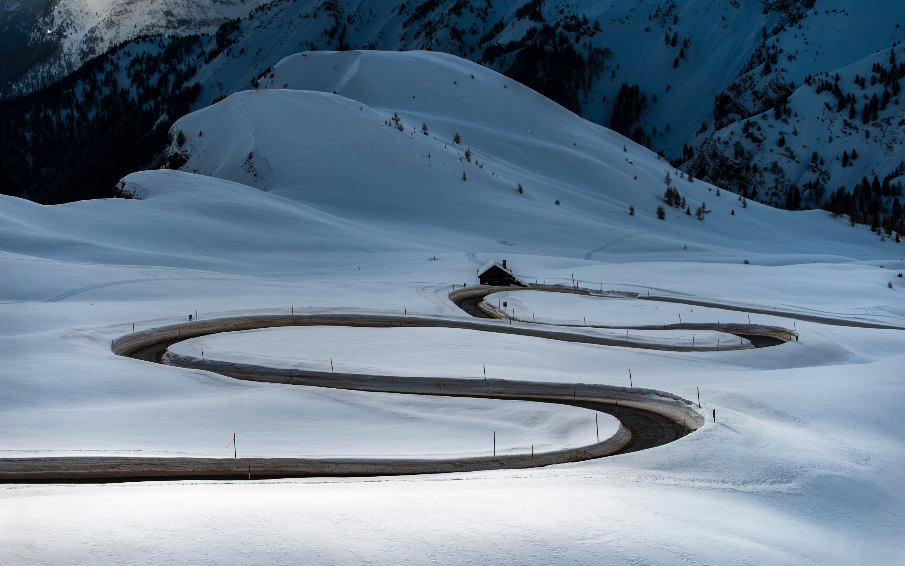 Road, turns, winter, snow layer, 2880x1800 wallpaper