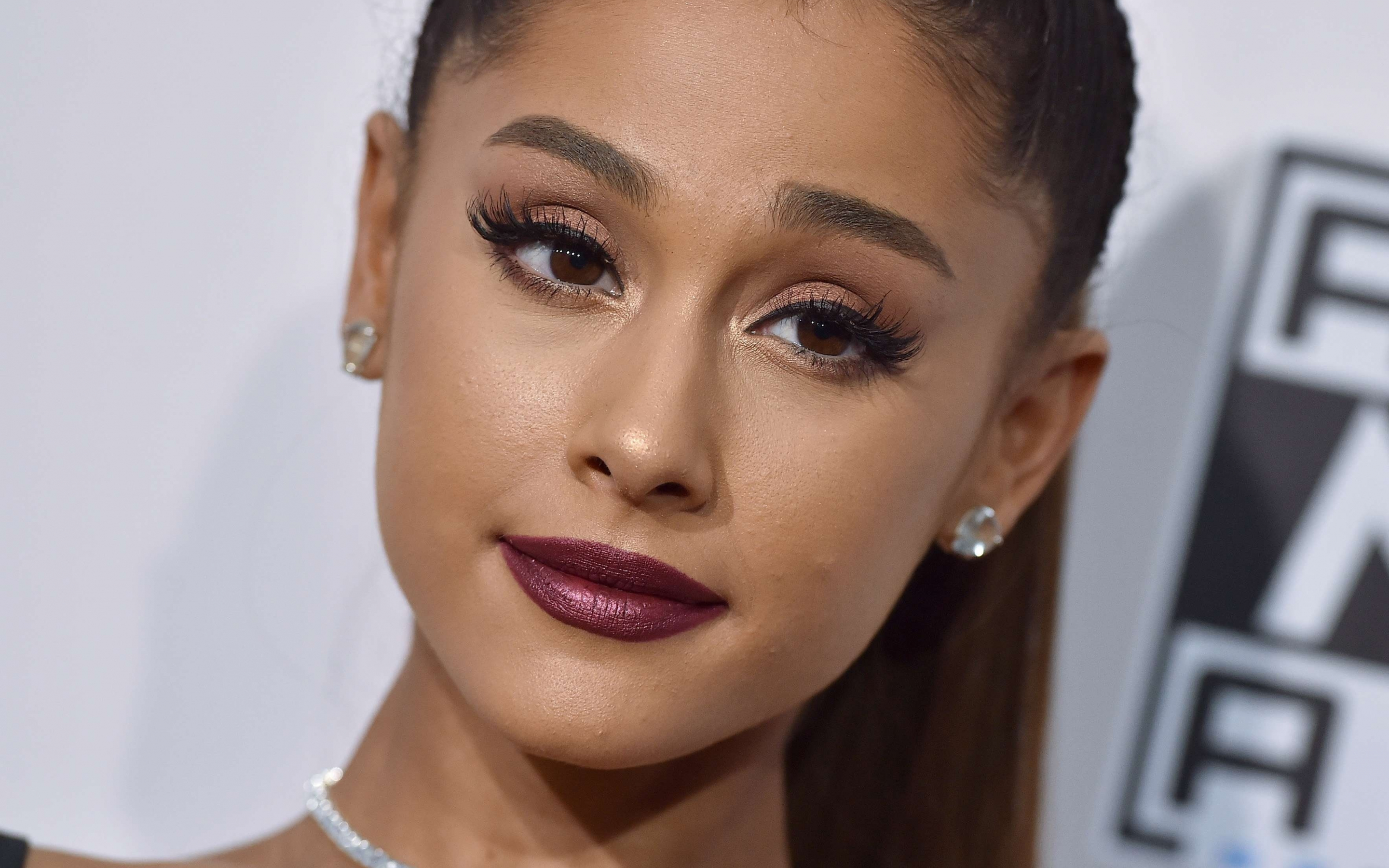 Makeup, beautiful, Ariana Grande, 2880x1800 wallpaper