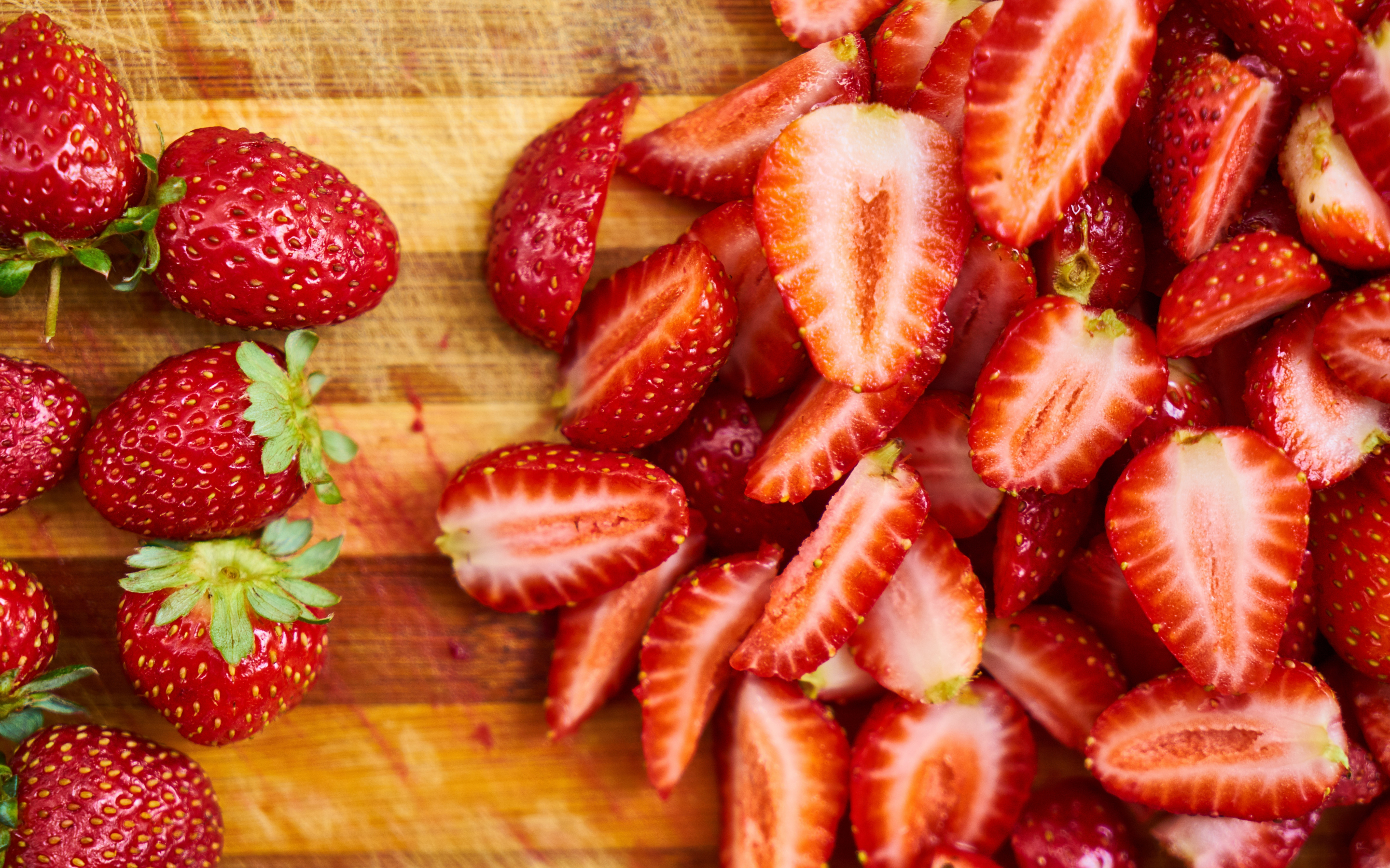 Strawberry, slices, fresh, fruits, red, 2880x1800 wallpaper