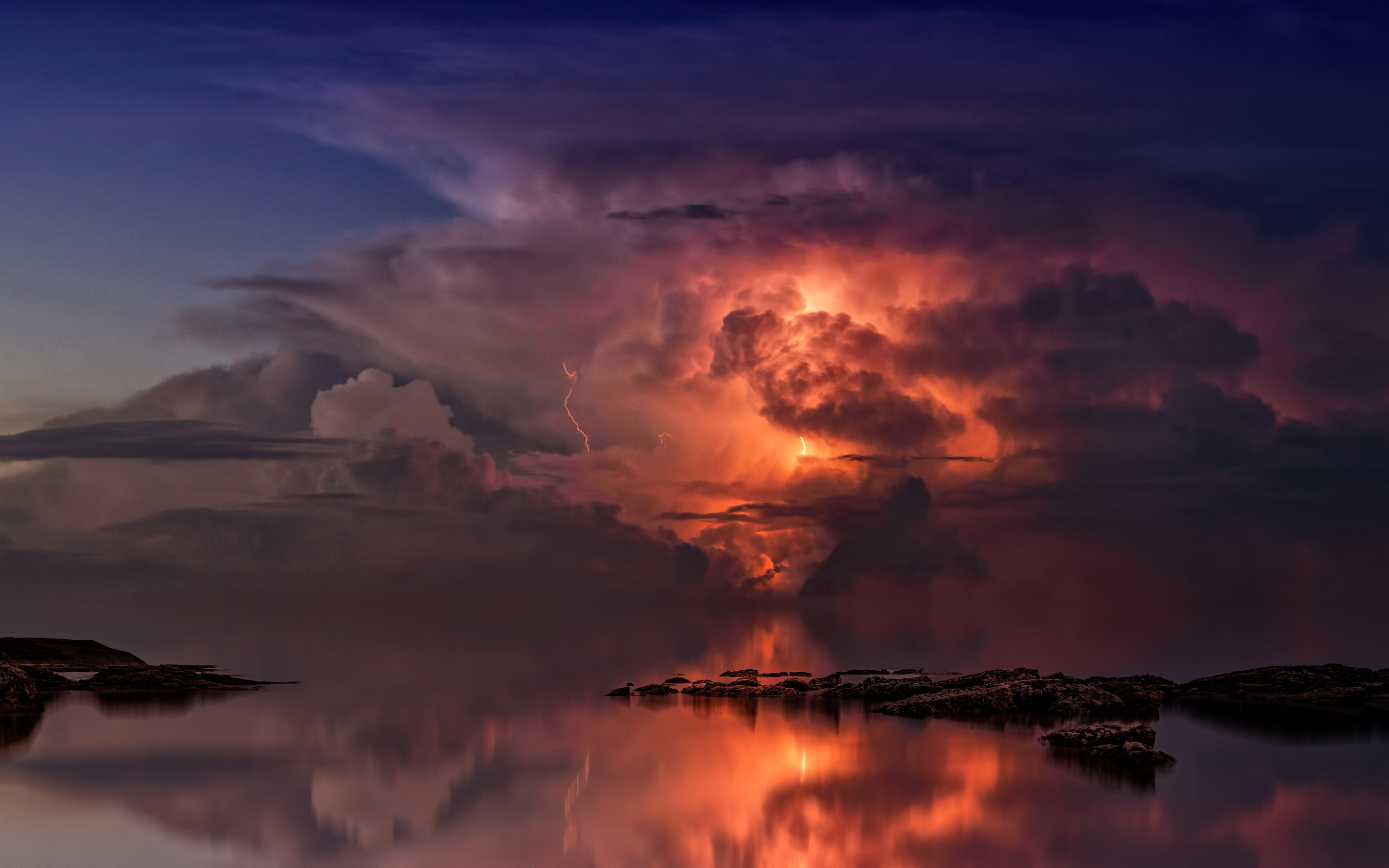 Thunderstorm, dense clouds, sea, reflections, sky, 2880x1800 wallpaper