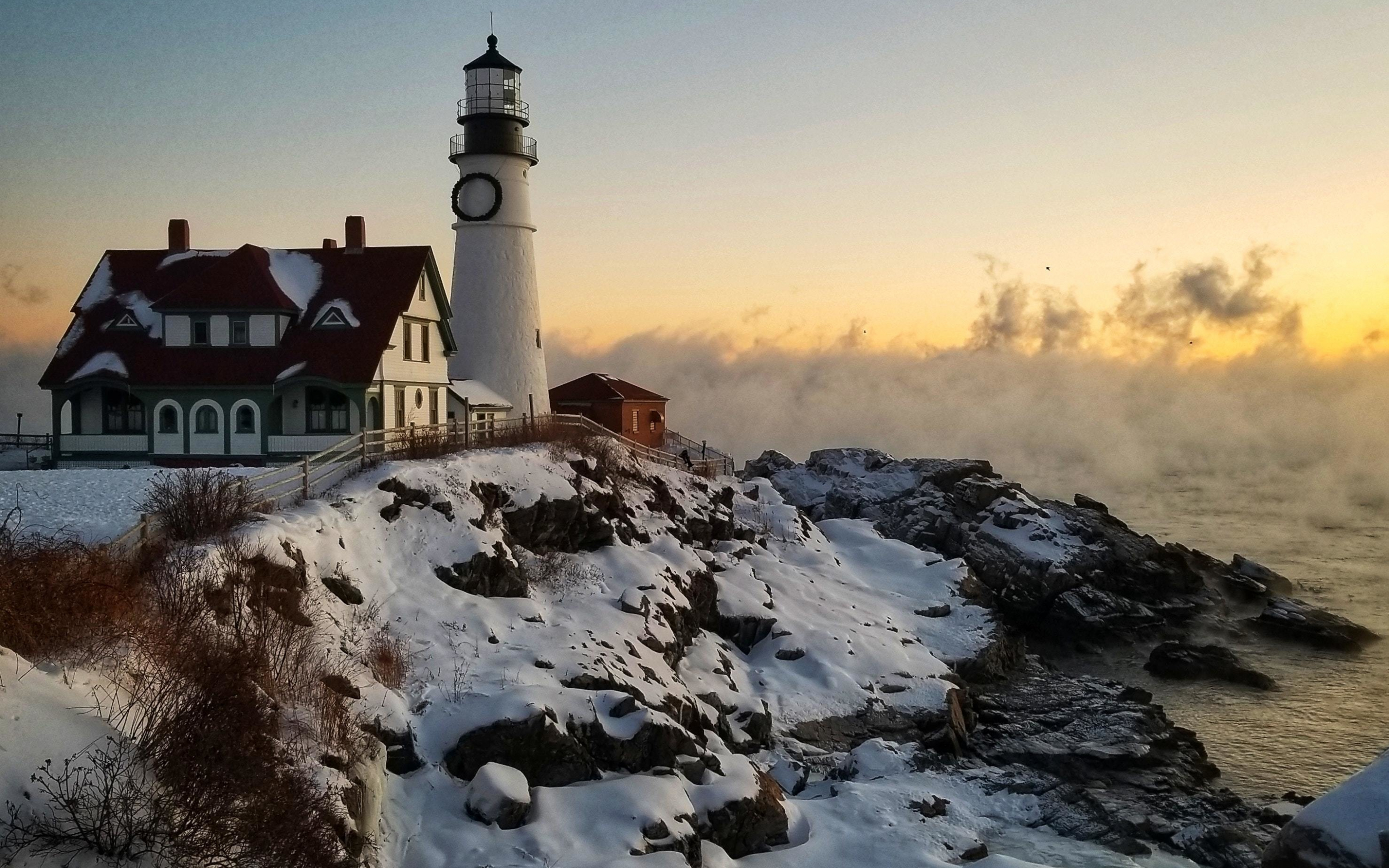 Lighthouse, coast, winter, 2880x1800 wallpaper
