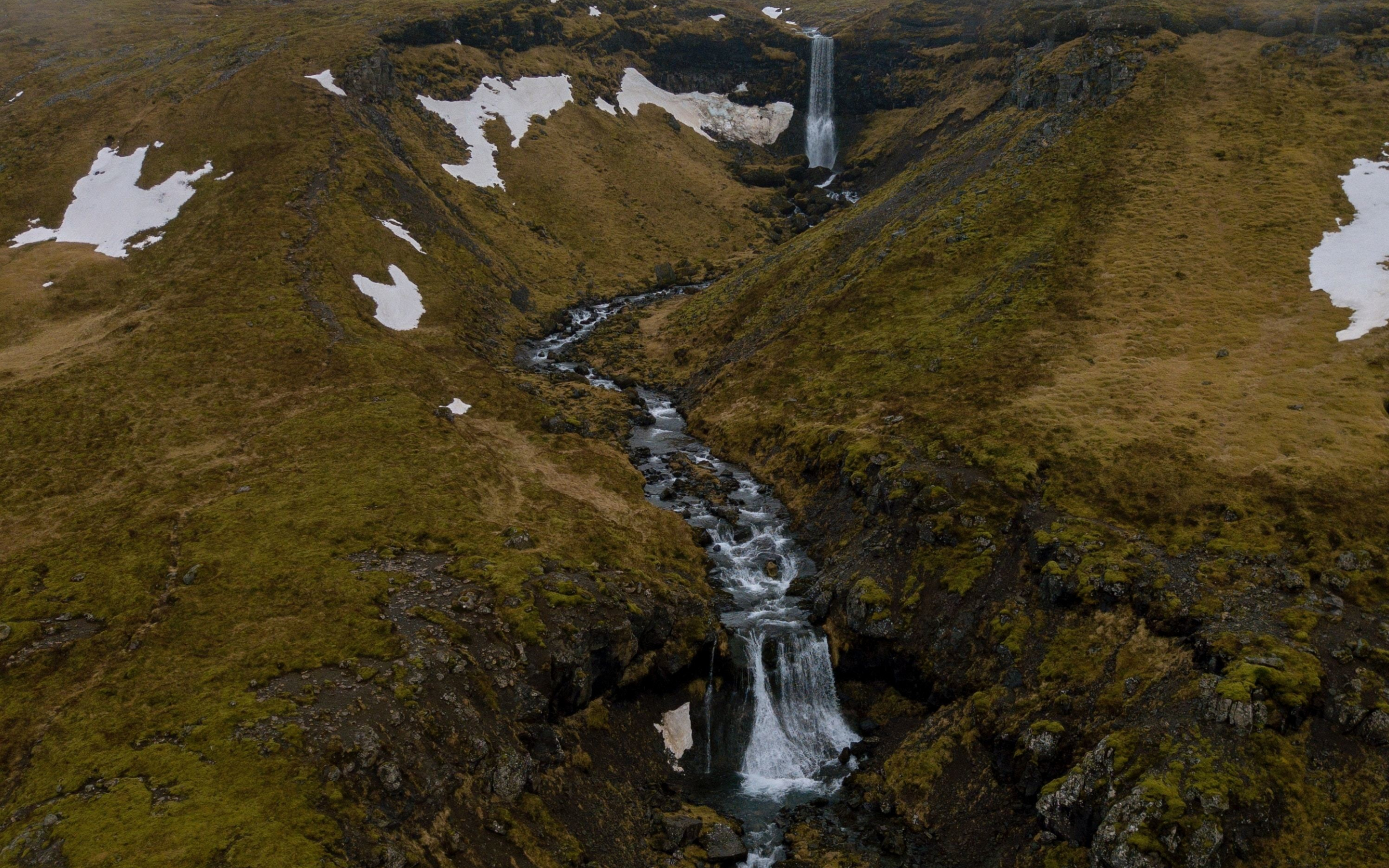Waterfall, stream, green, Iceland, 2880x1800 wallpaper