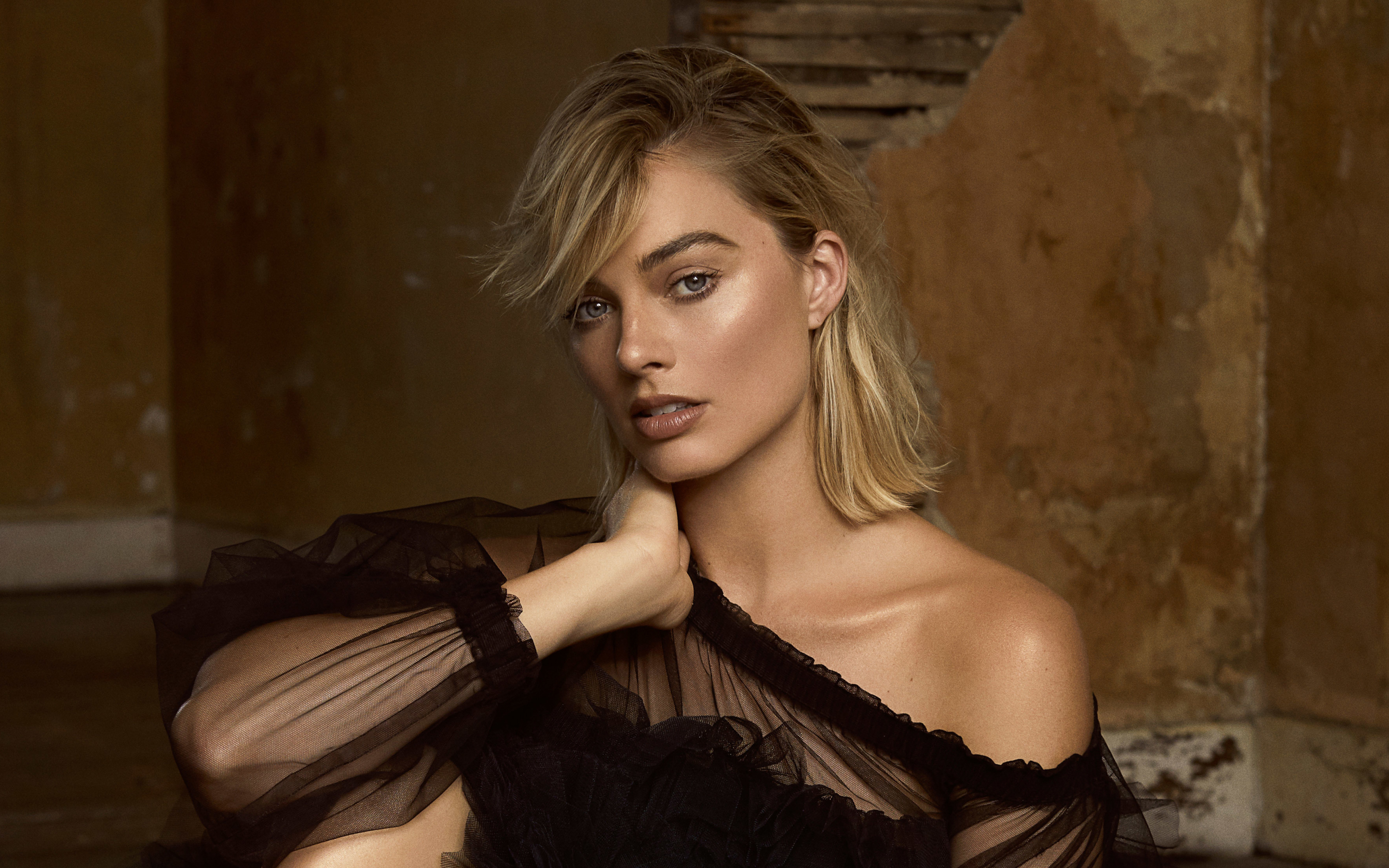 Beautiful, celebrity, Margot Robbie, black dress, 2019, 2880x1800 wallpaper