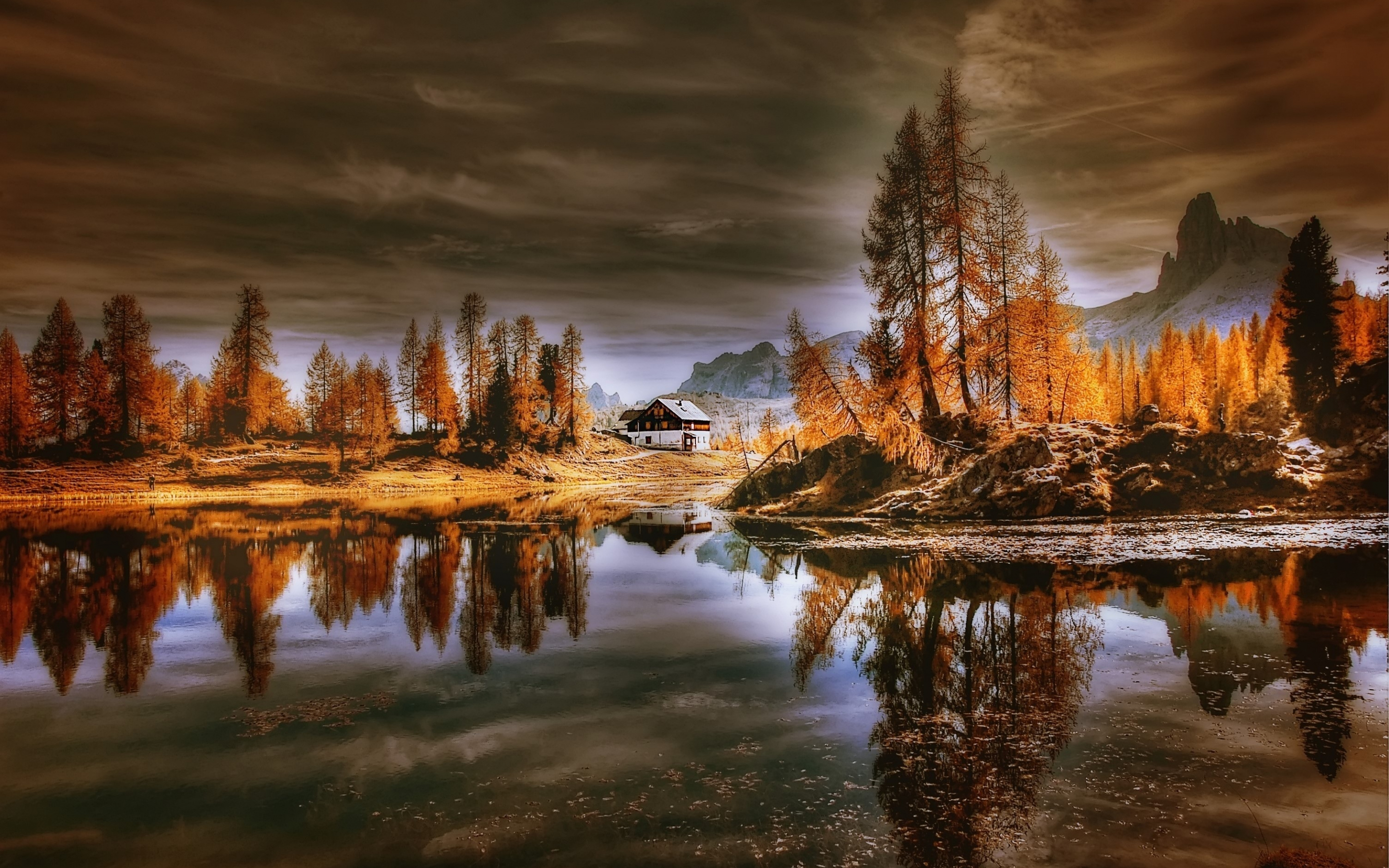 Dolomites, lake, reflections, house, nature, 2880x1800 wallpaper