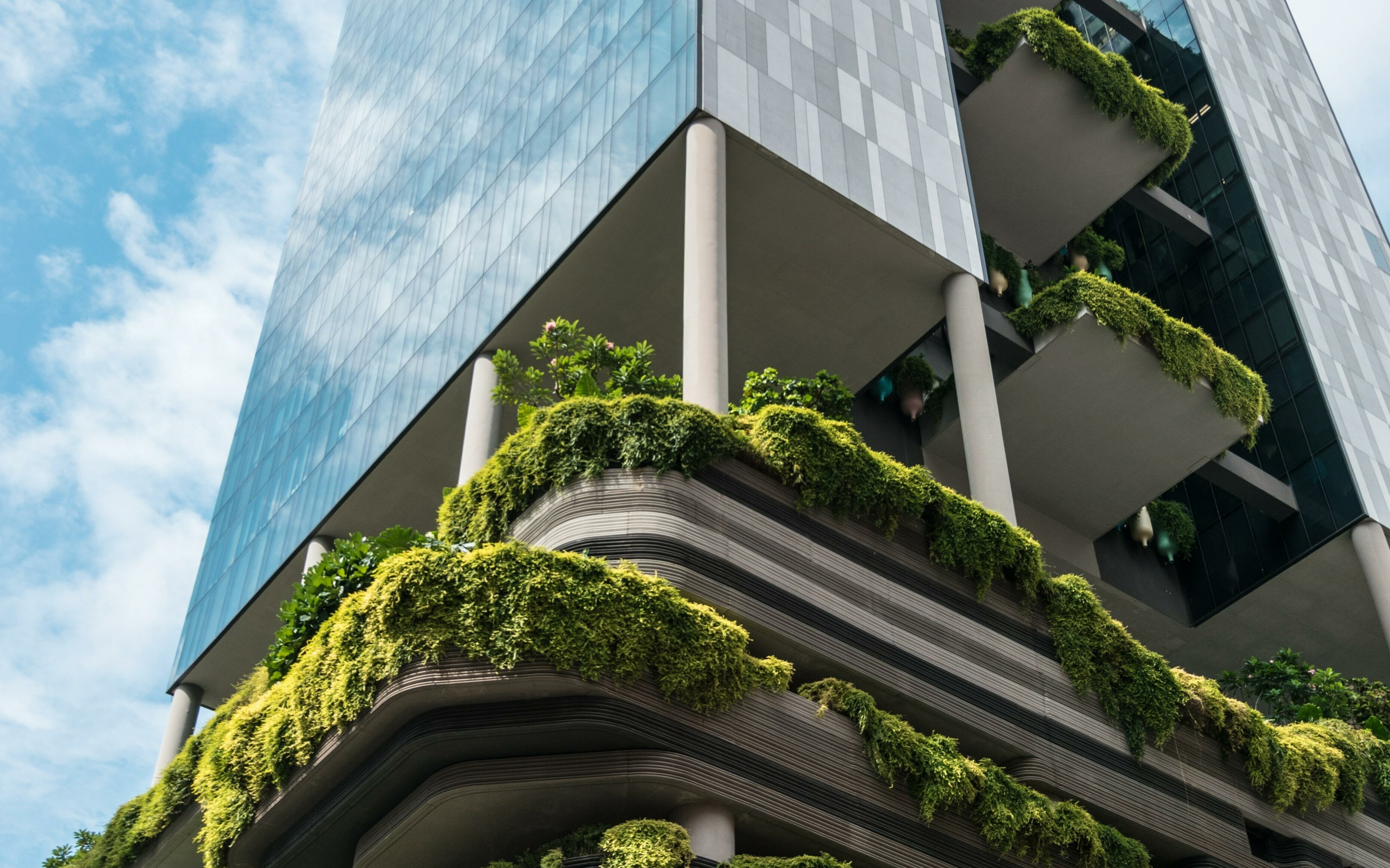 Modern & eco-friendly architecture, buildings with plants, 2880x1800 wallpaper