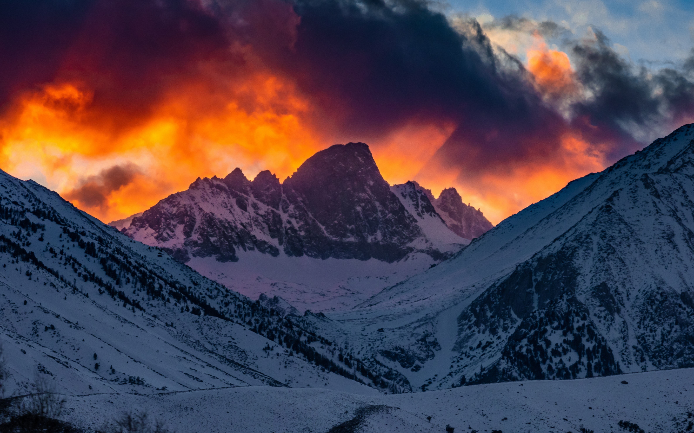 Mountains, yellow glow, snow layer, glacier, sunset, glow, 2880x1800 wallpaper