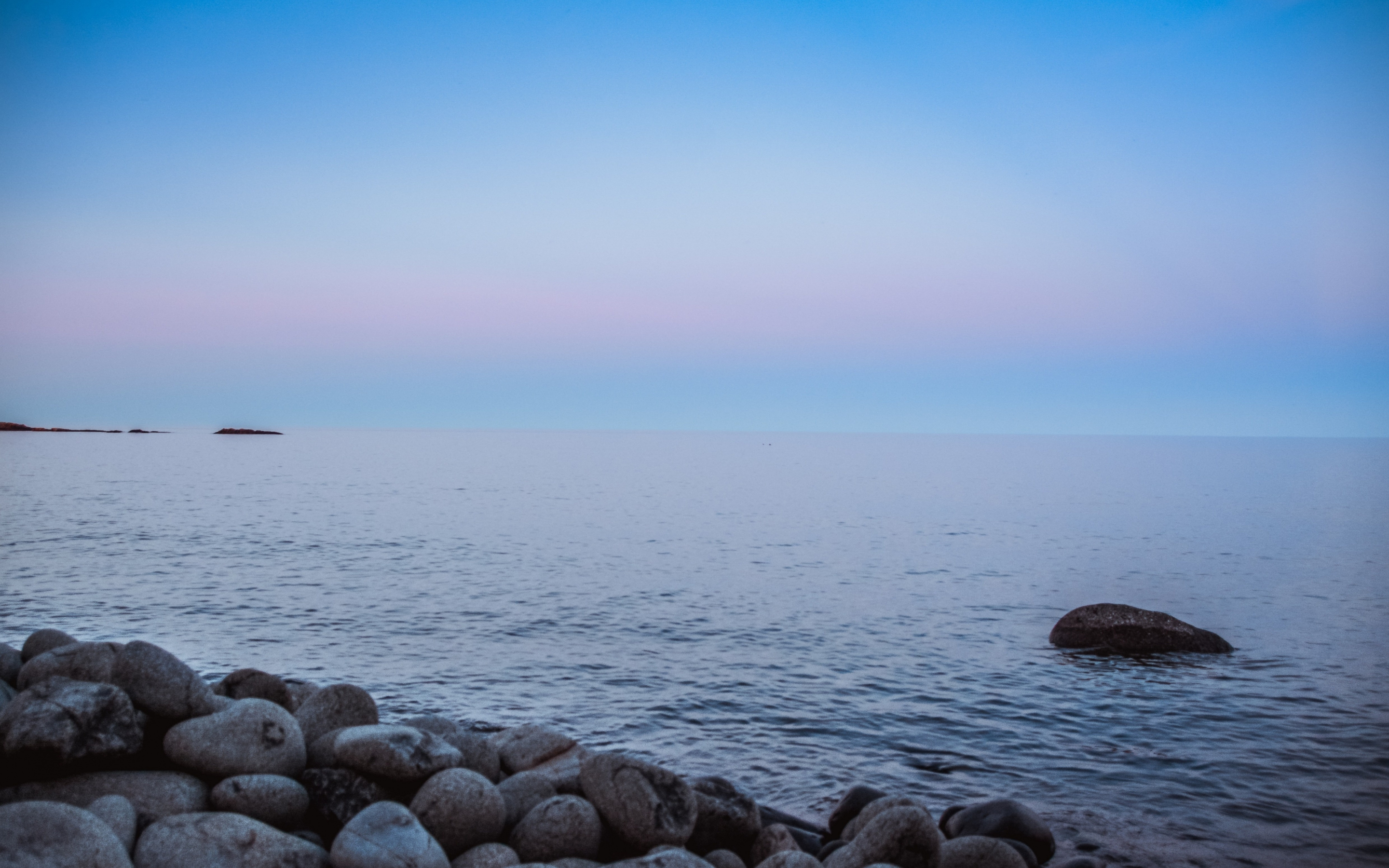 Coast, water, skyline, rocks, sunset, blue sky, 2880x1800 wallpaper