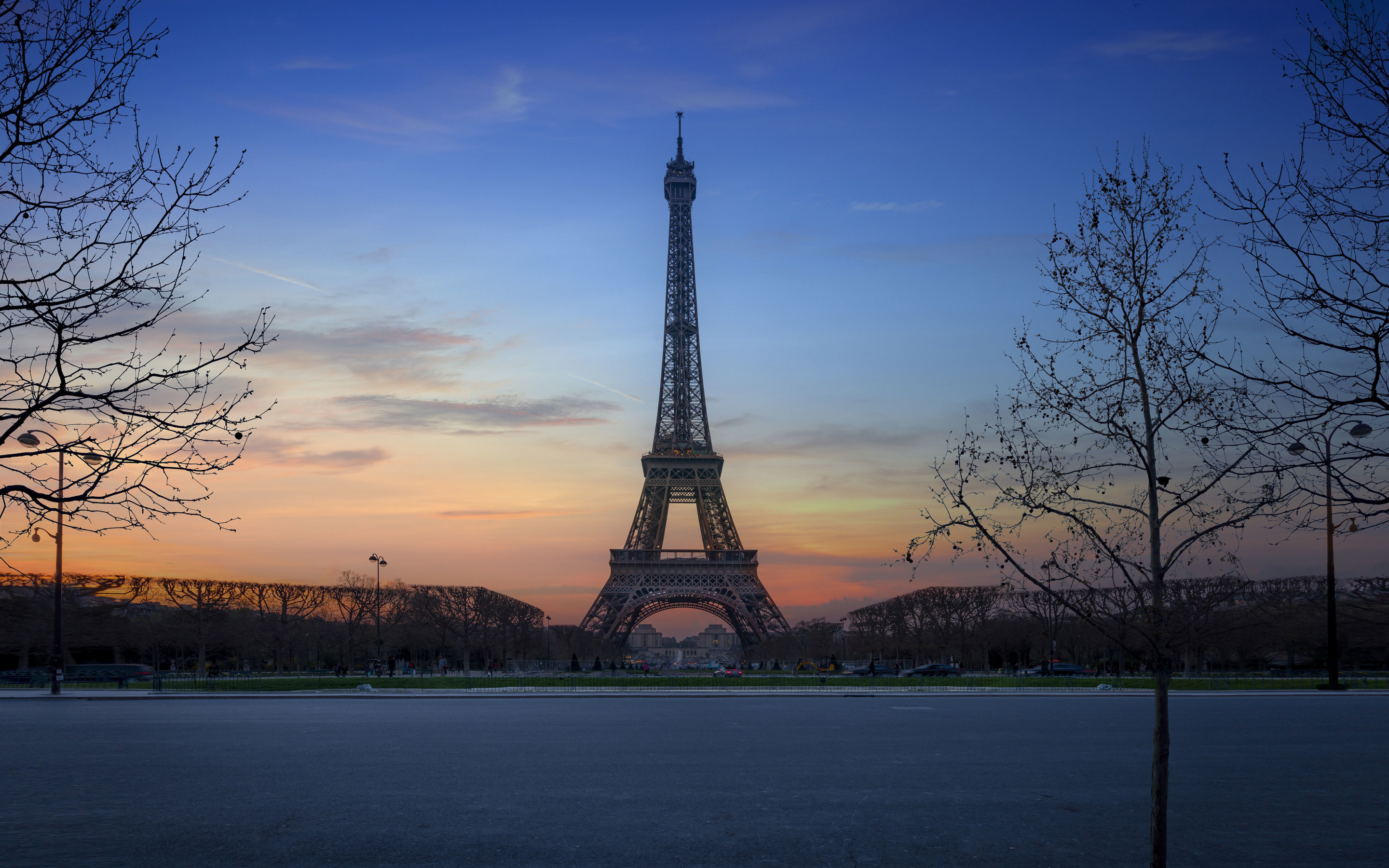 Eiffel tower, Paris, city, architecture, sunset, 2880x1800 wallpaper