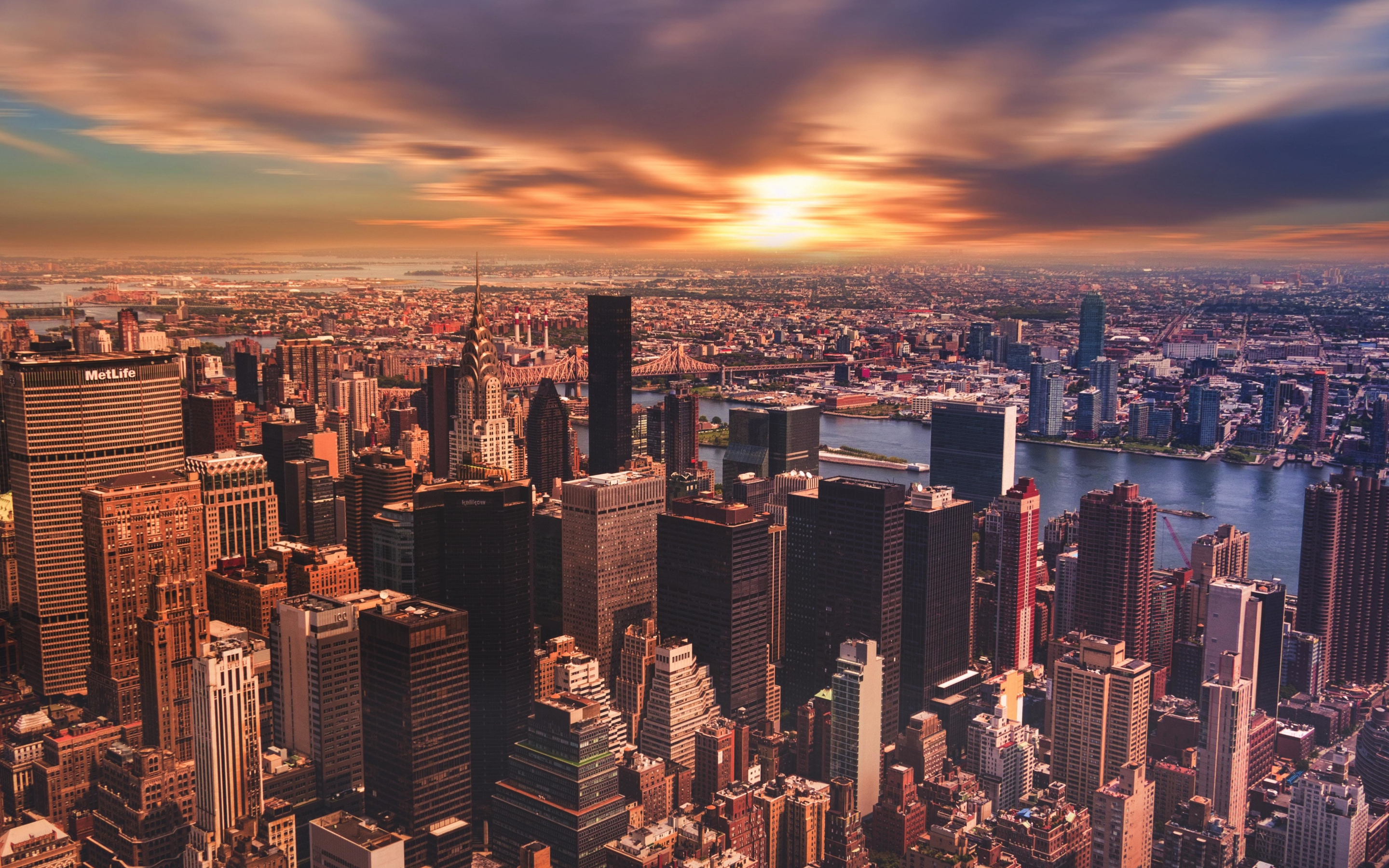 New York, skysrapers, cityscape, sunset, clouds, 2880x1800 wallpaper