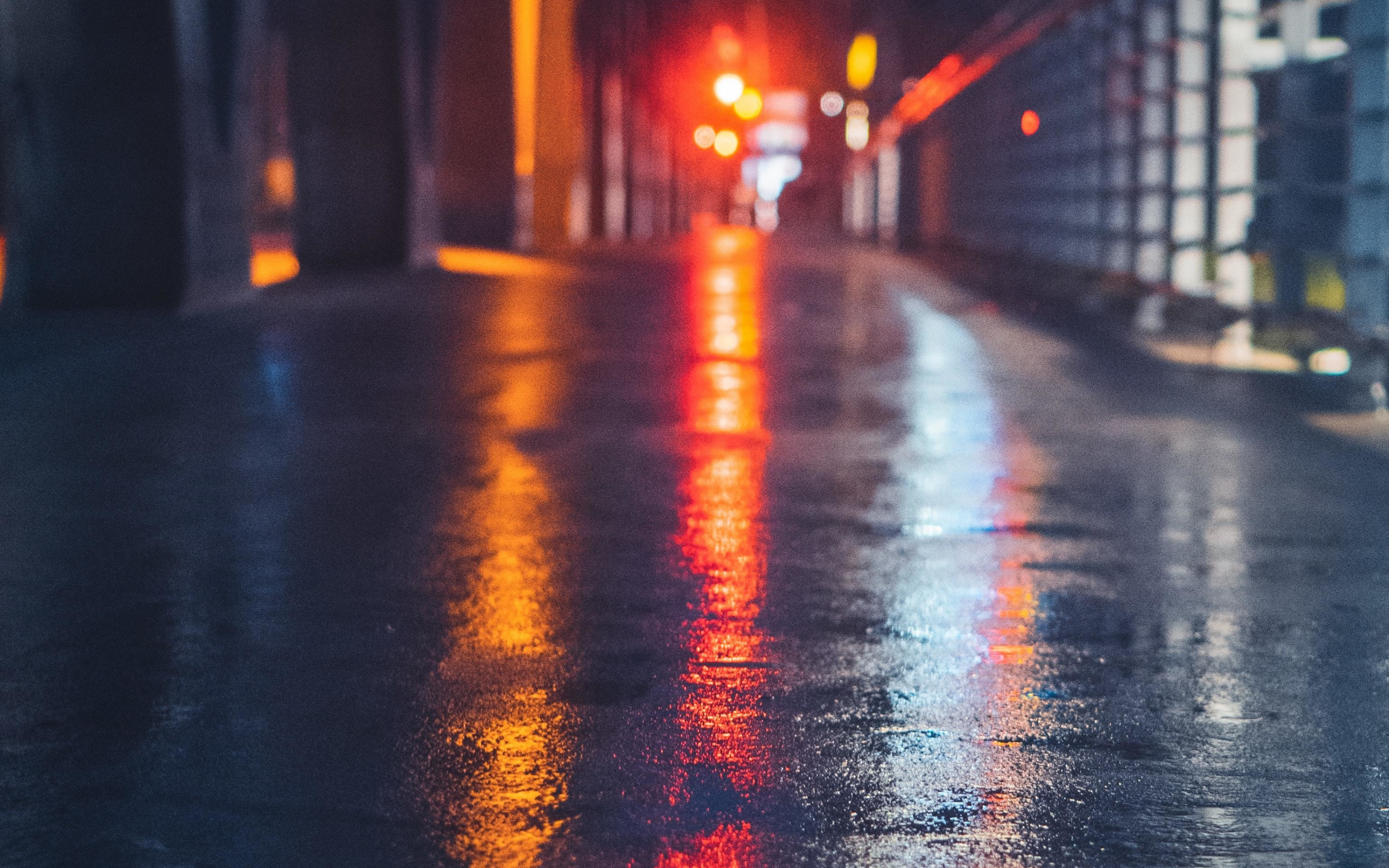 Road surface, reflections, night, 2880x1800 wallpaper