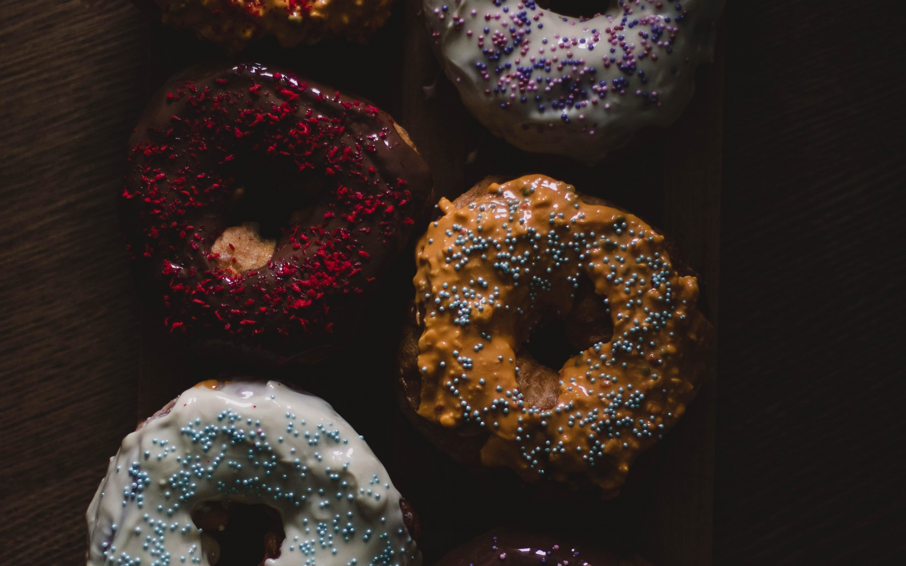 Sweets, colorful Doughnuts, 2880x1800 wallpaper