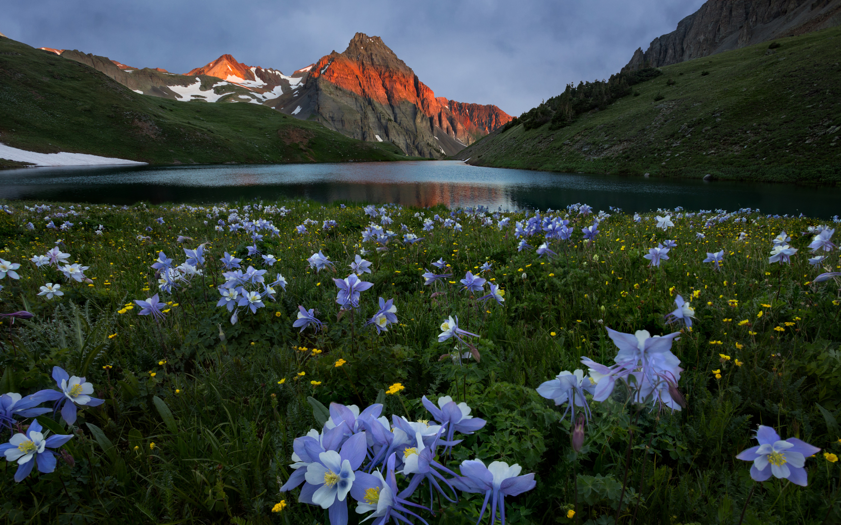 Mountains, sunset and lake, nature, meadow flowers, 2880x1800 wallpaper