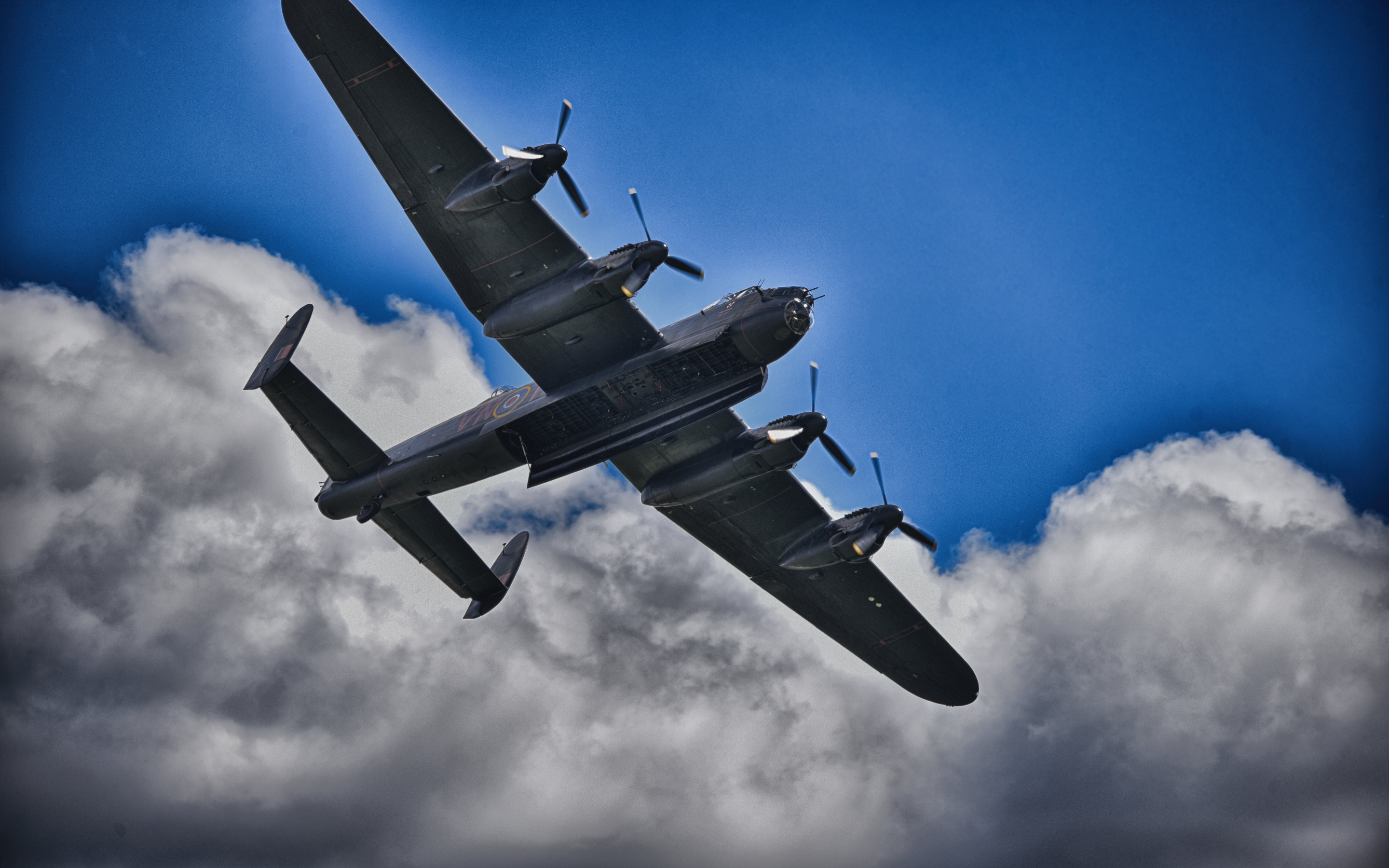 Lancaster bomber, Avro Lancaster, military aircraft, clouds, sky, 2880x1800 wallpaper