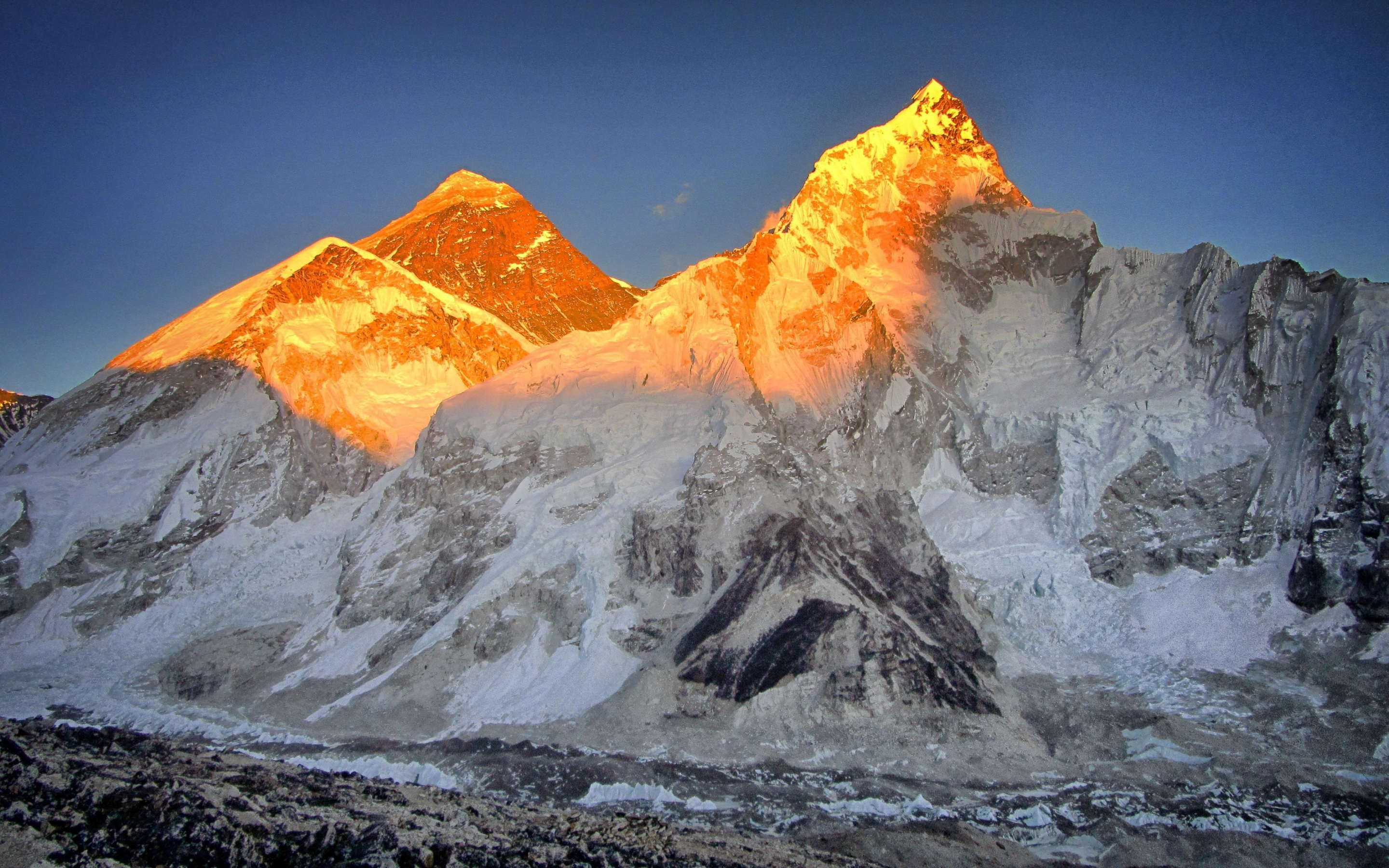Mount everest, golden peak, sunset, nature, 2880x1800 wallpaper