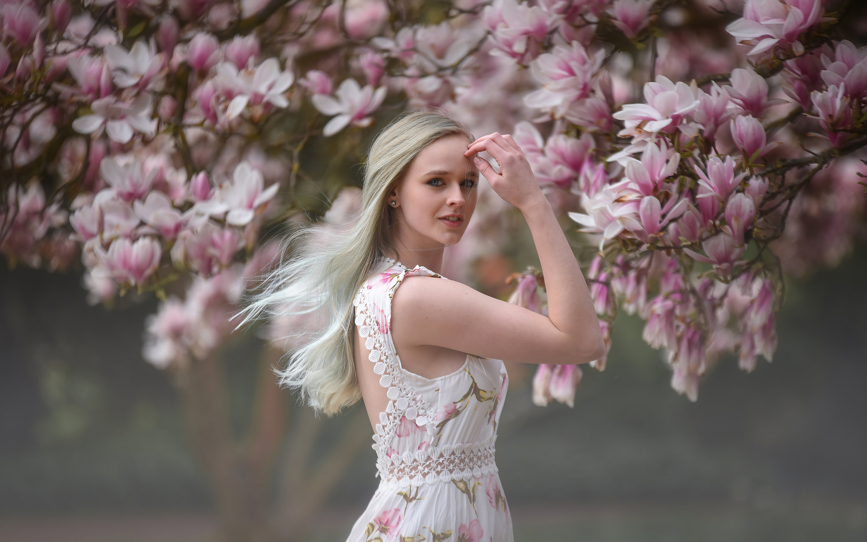 Women, outdoor, blossom, girl model, 2880x1800 wallpaper
