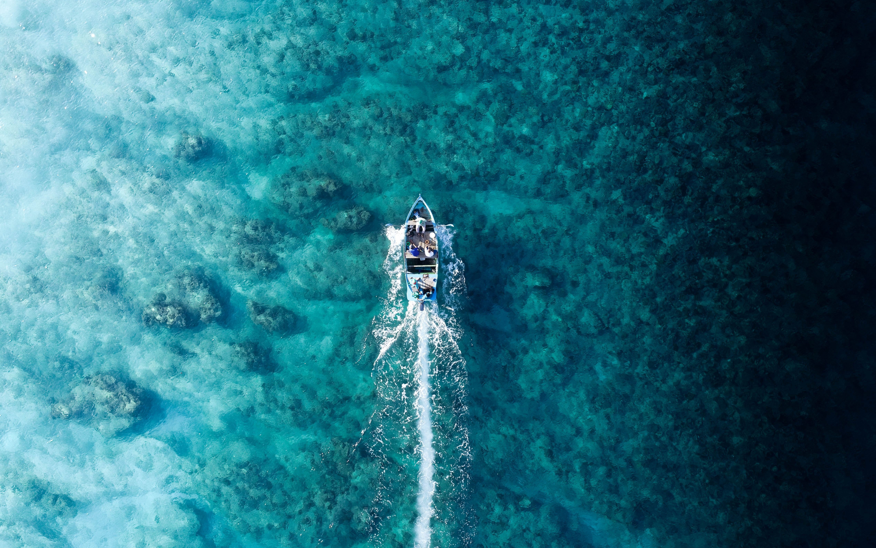 Boat, holiday, blue sea, aerial view, 2880x1800 wallpaper