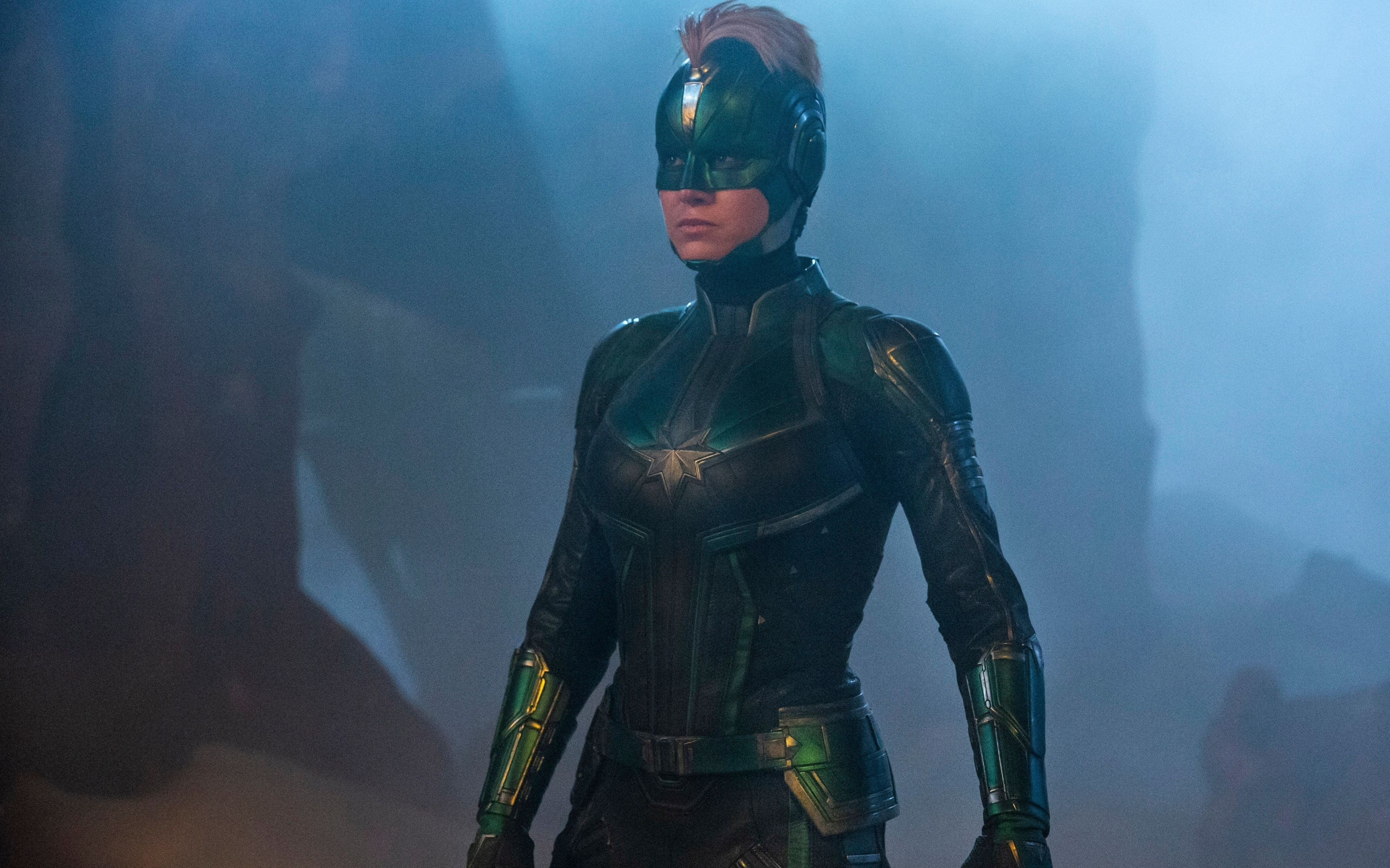 Movie, 2019, Cptain Marvel, green costume, 2880x1800 wallpaper