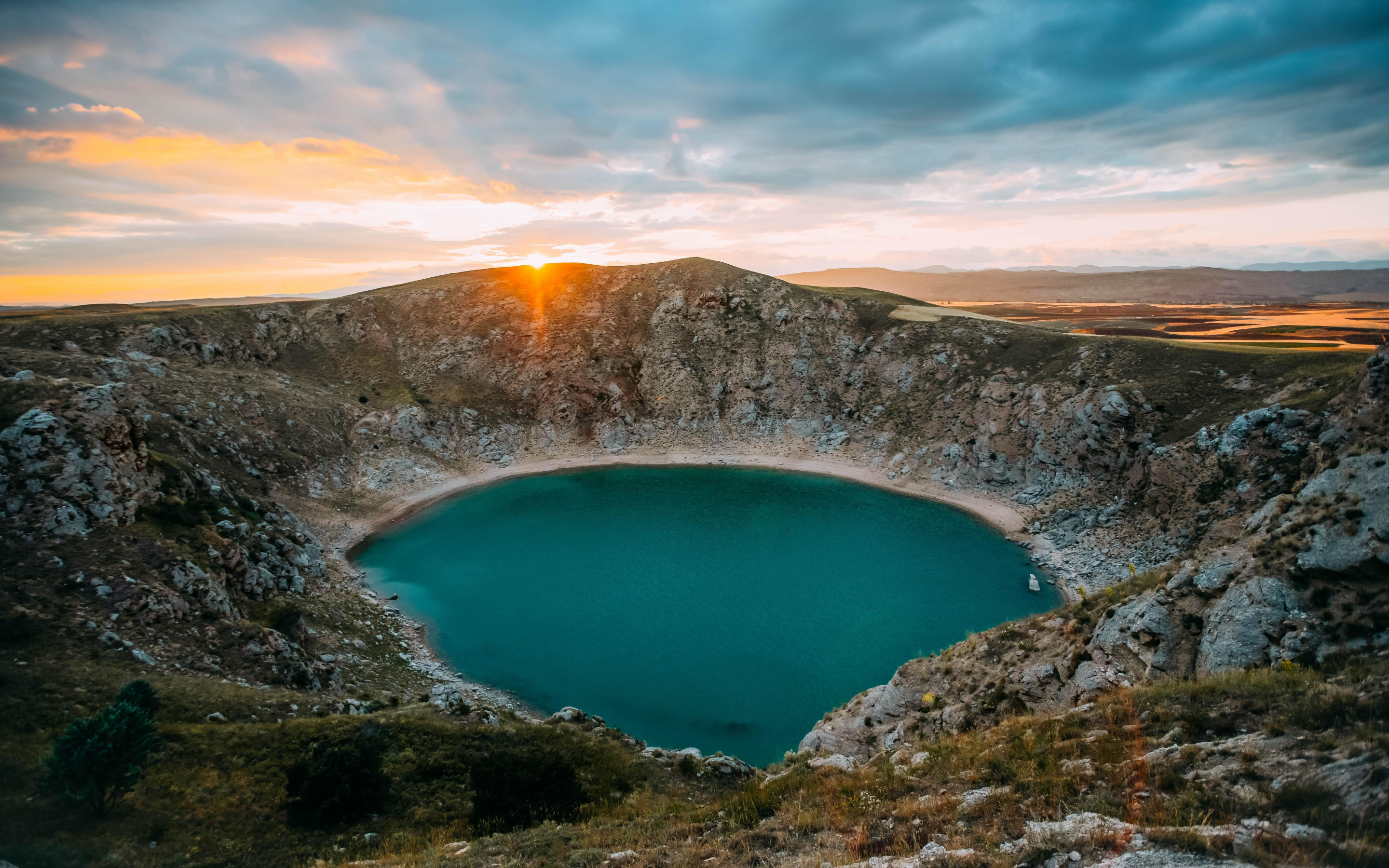 Crater, lake, nature, 2880x1800 wallpaper