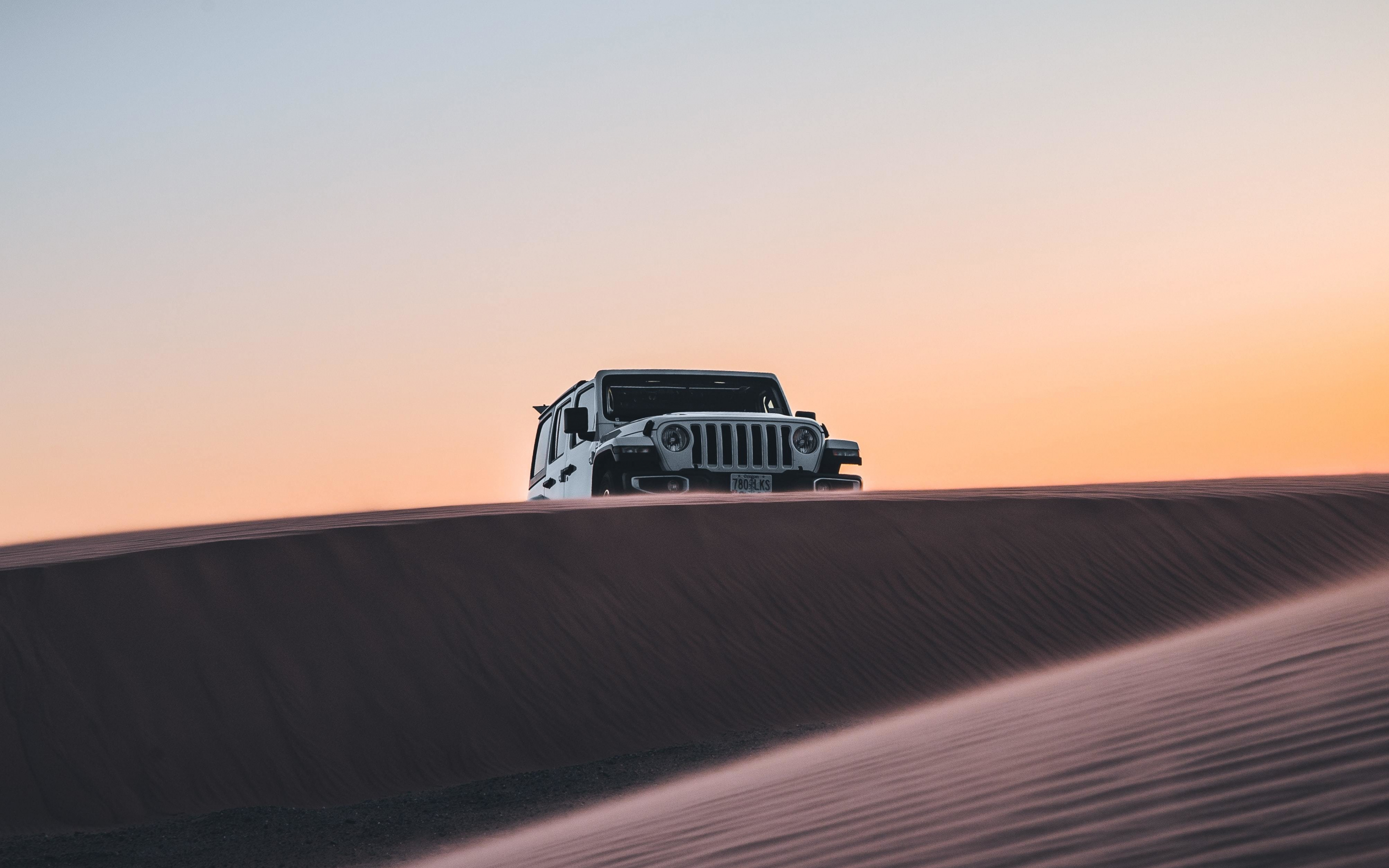 Car, desert, 2880x1800 wallpaper