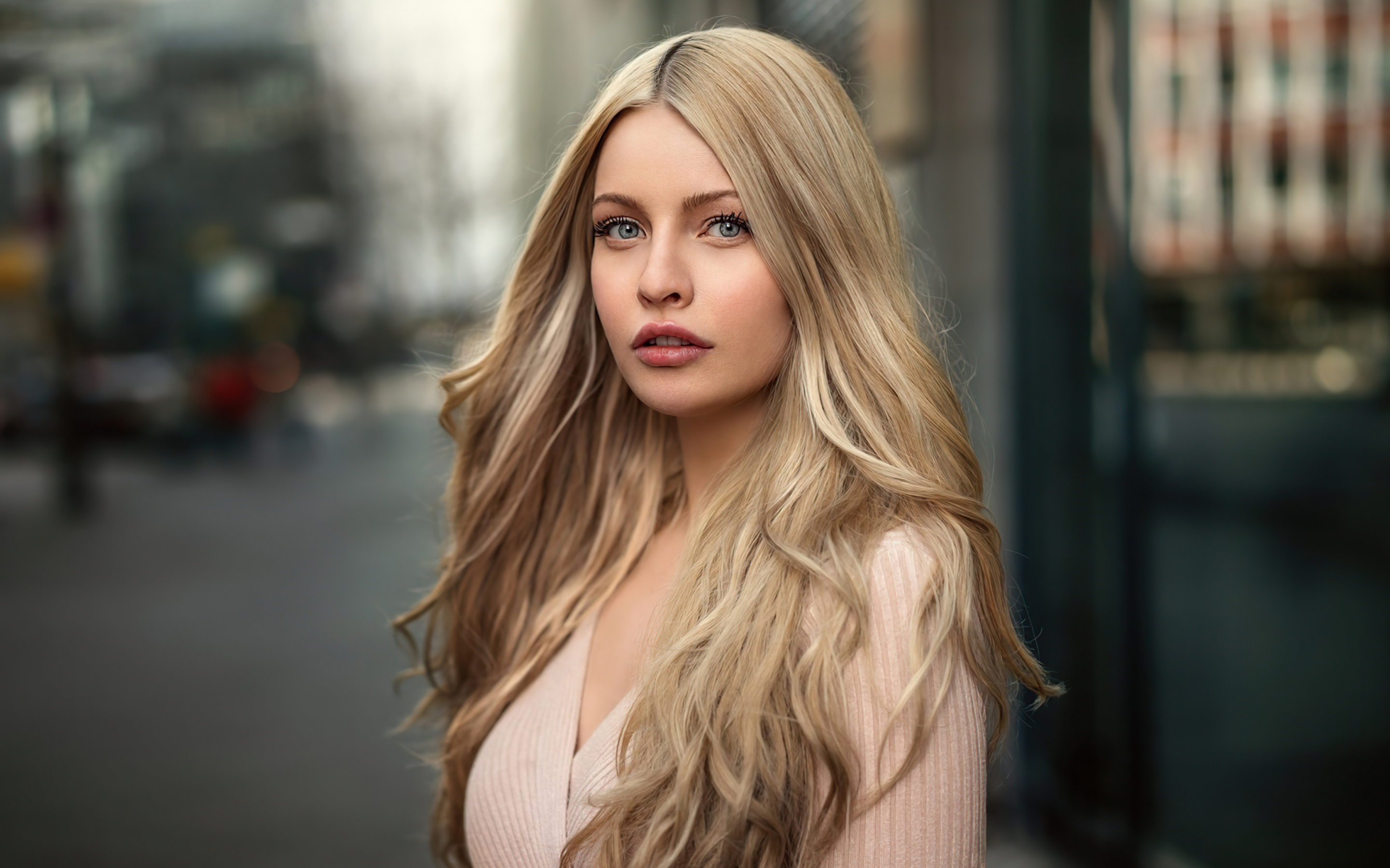 Woman model, blue eyes, long hair, 2880x1800 wallpaper
