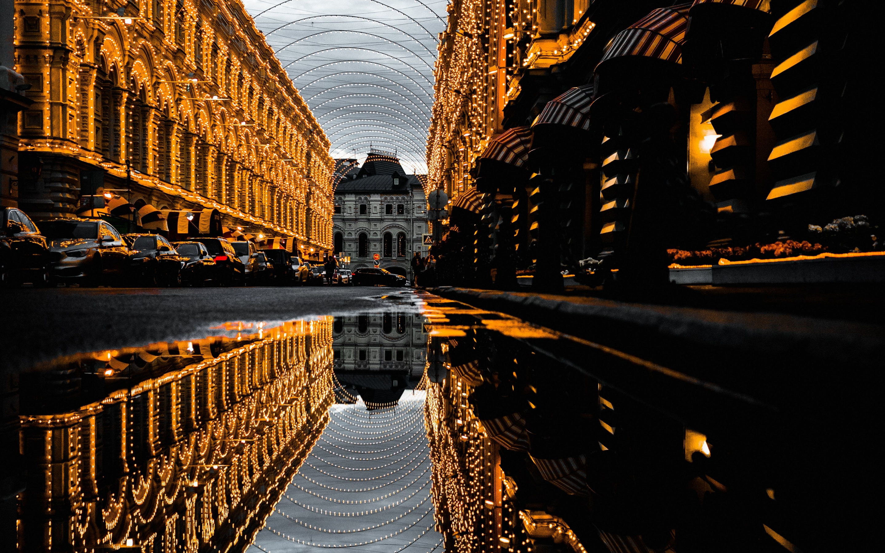 Moscow, street, reflections, decoration, 2880x1800 wallpaper
