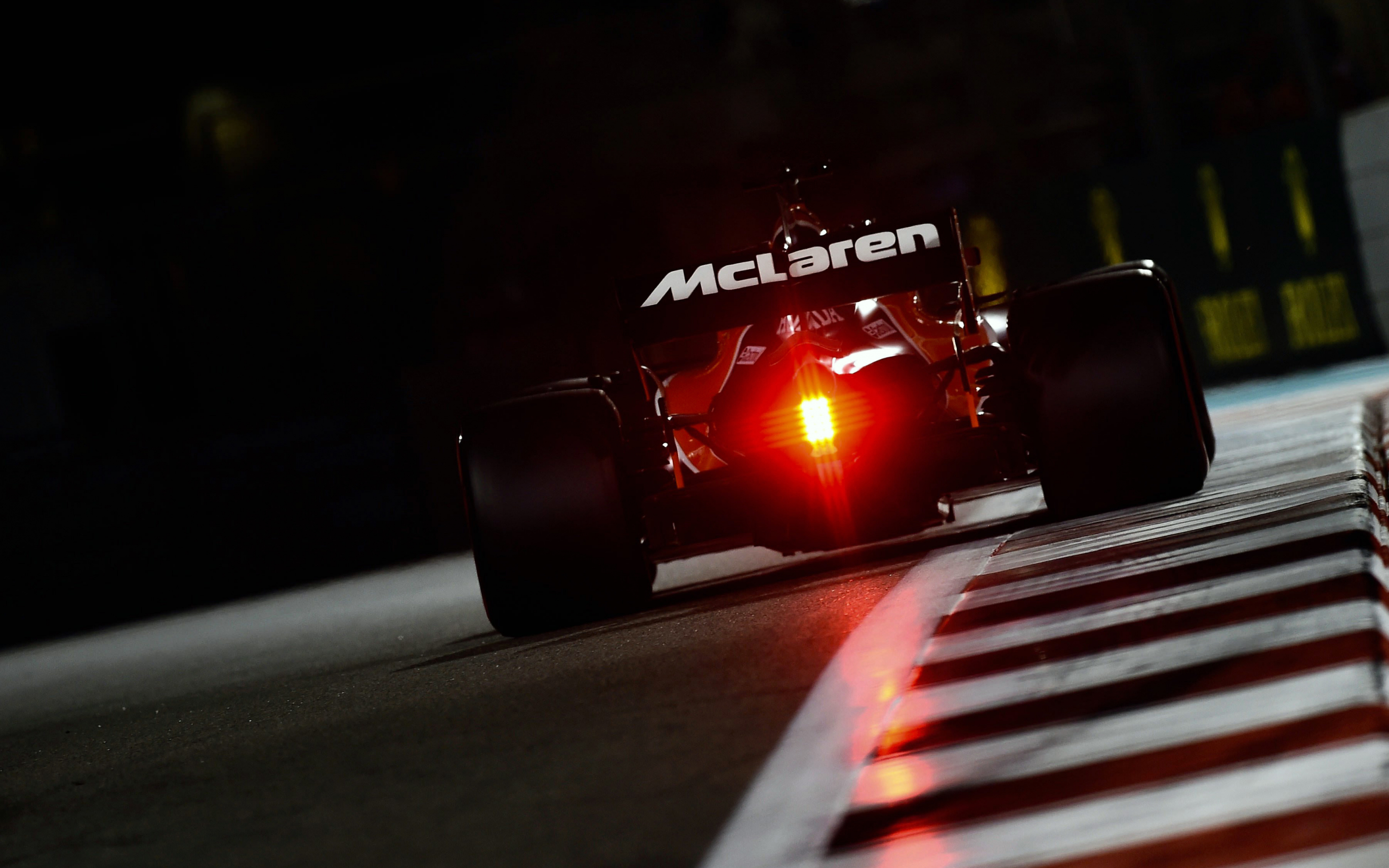 McLaren, formula one, car rear, 2880x1800 wallpaper