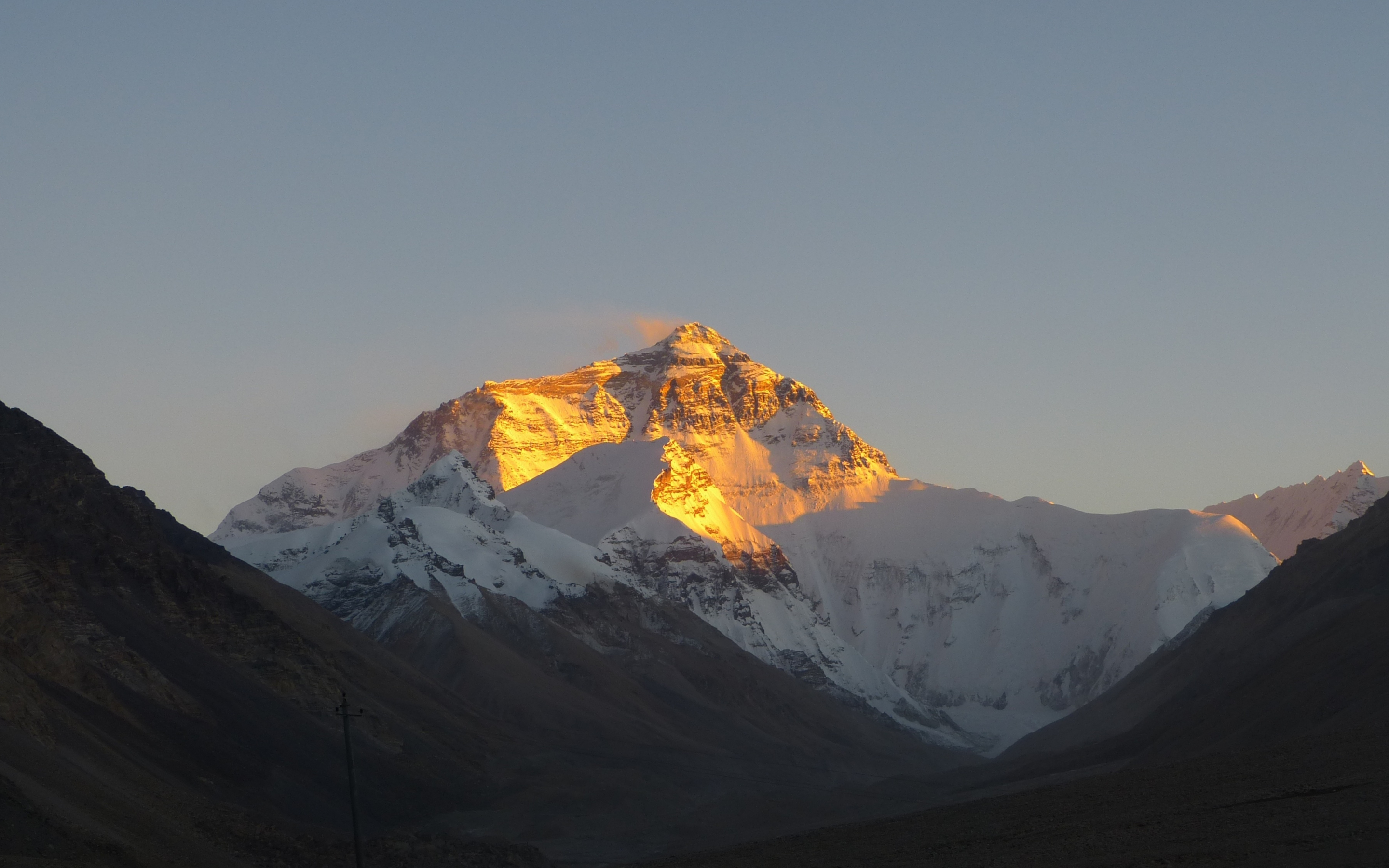 Dawn, sunlight, glowing, mountain's peak, 2880x1800 wallpaper