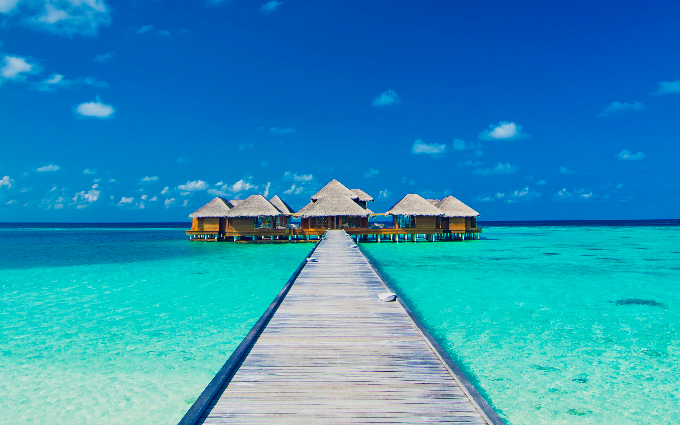 Sunny day, wooden dock, pier, blue sky, villas, beach, 2880x1800 wallpaper