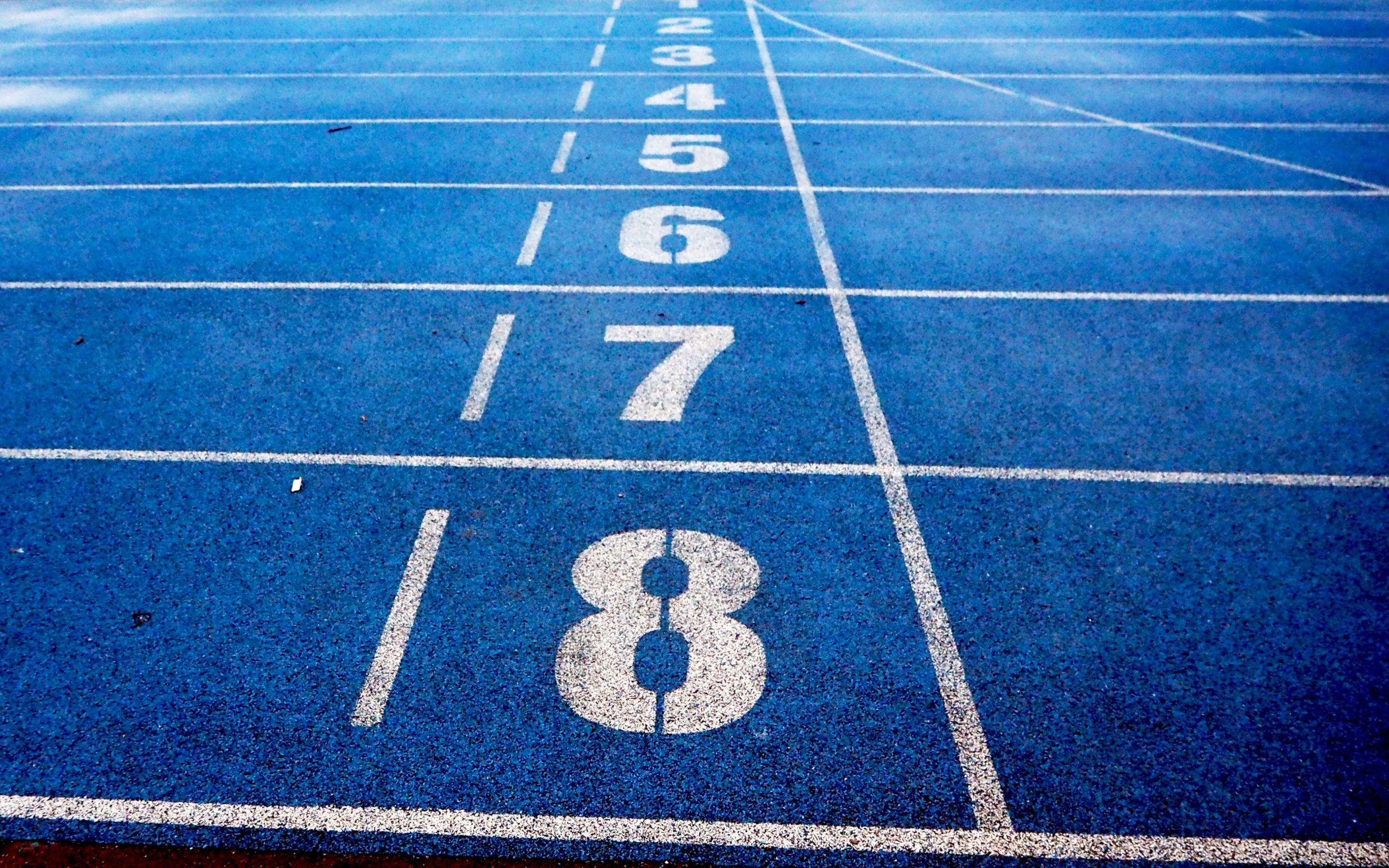Running track, sports, numbers, typos, 2880x1800 wallpaper