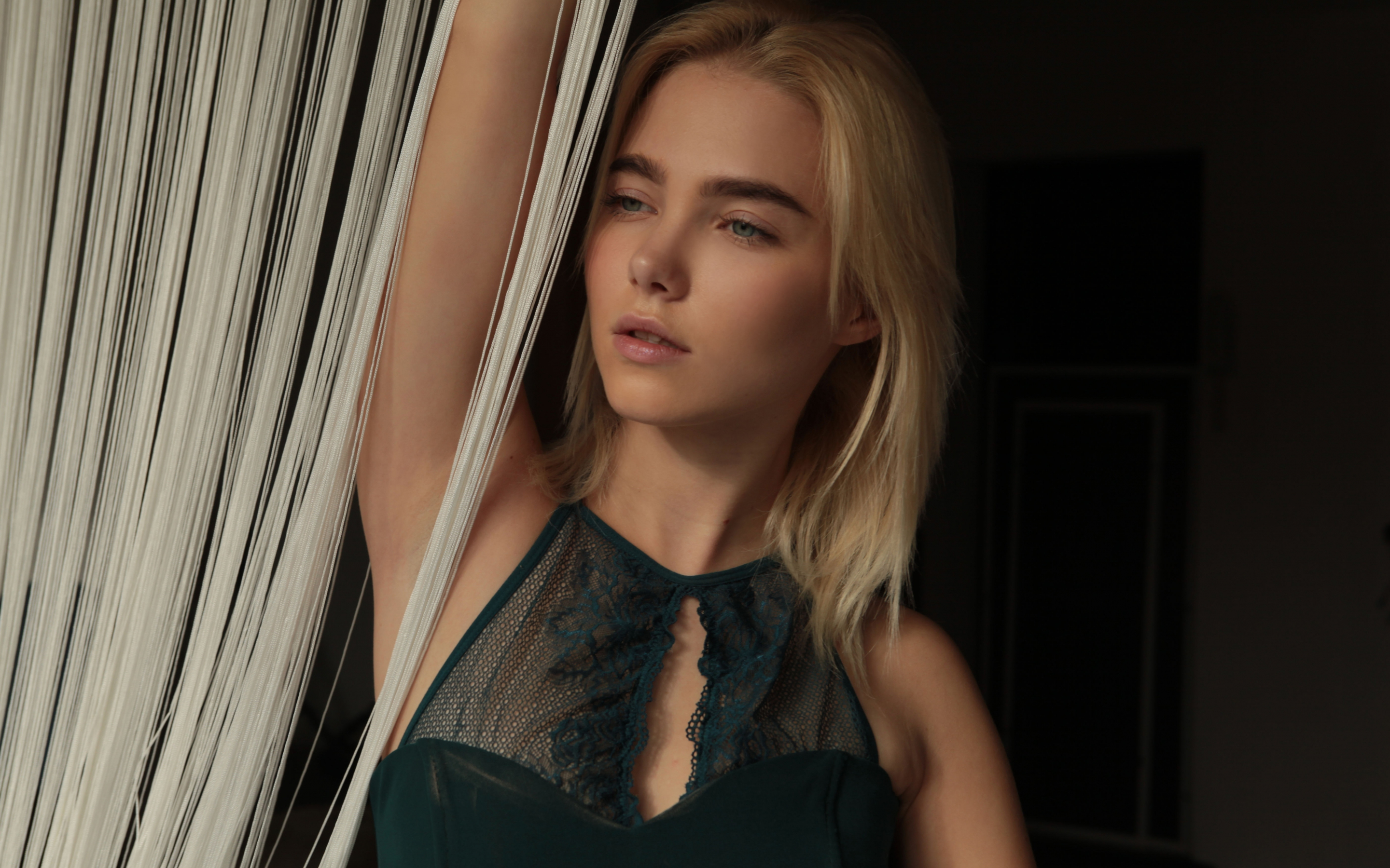 Cute, blonde, woman model, 2019, 2880x1800 wallpaper