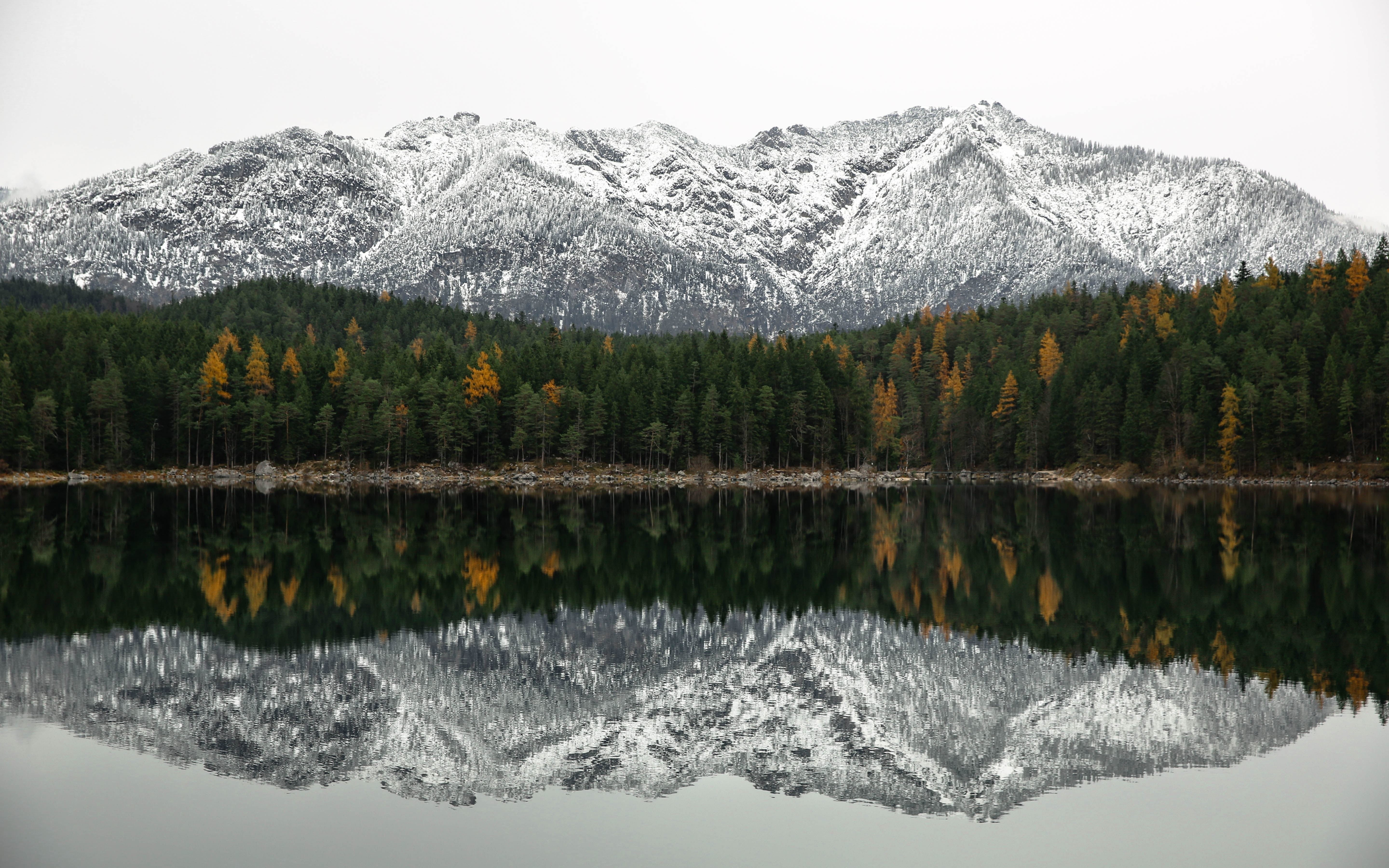 Mountains, reflections, lake, tree, 2880x1800 wallpaper
