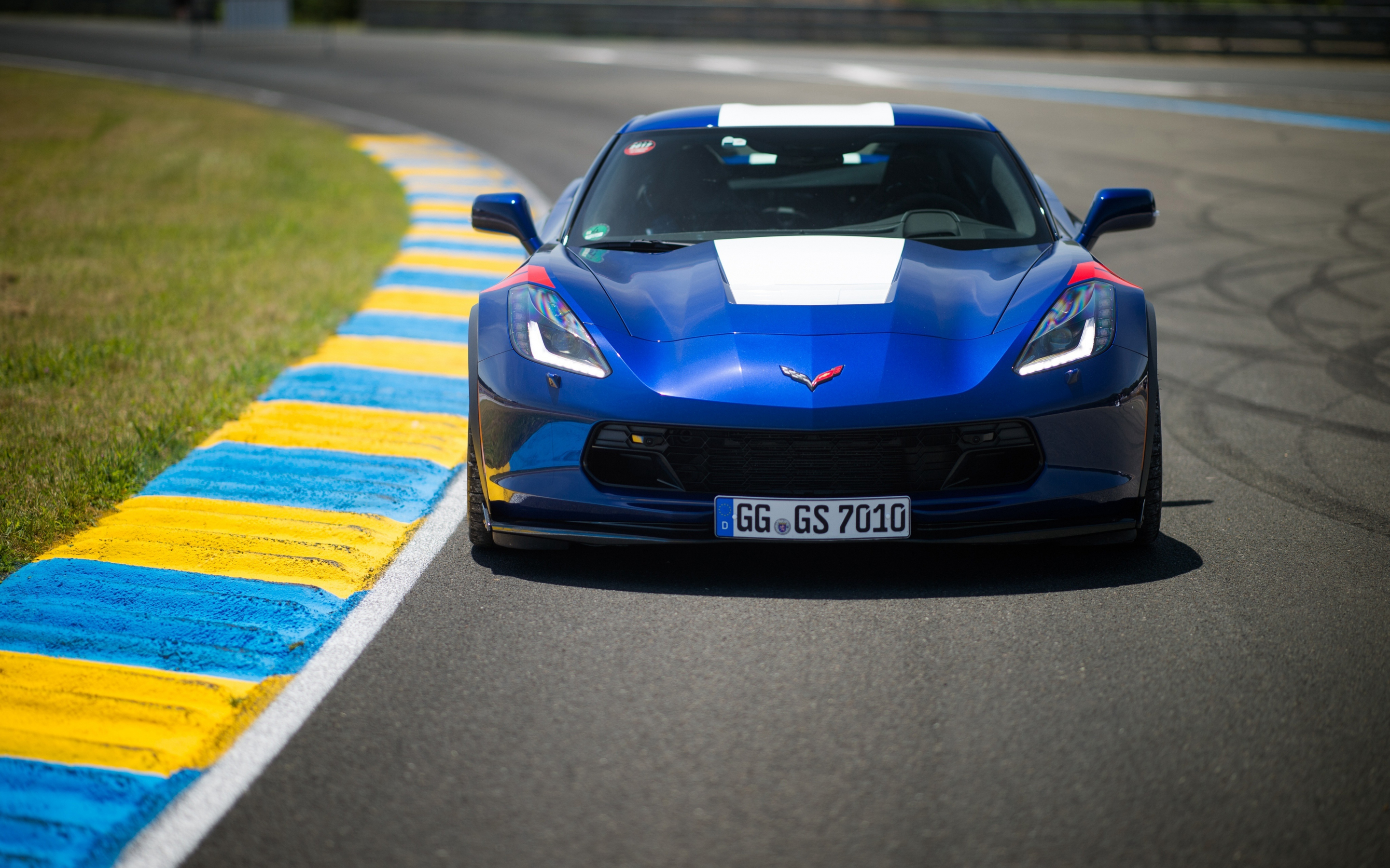 On road, blue, Chevrolet Corvette C7, 2880x1800 wallpaper
