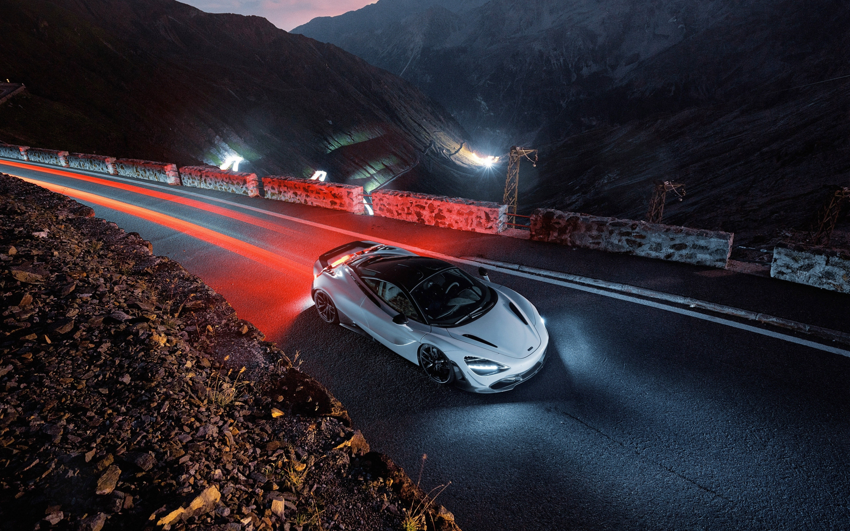 White car, on-road, top view, McLaren 720S, 2880x1800 wallpaper