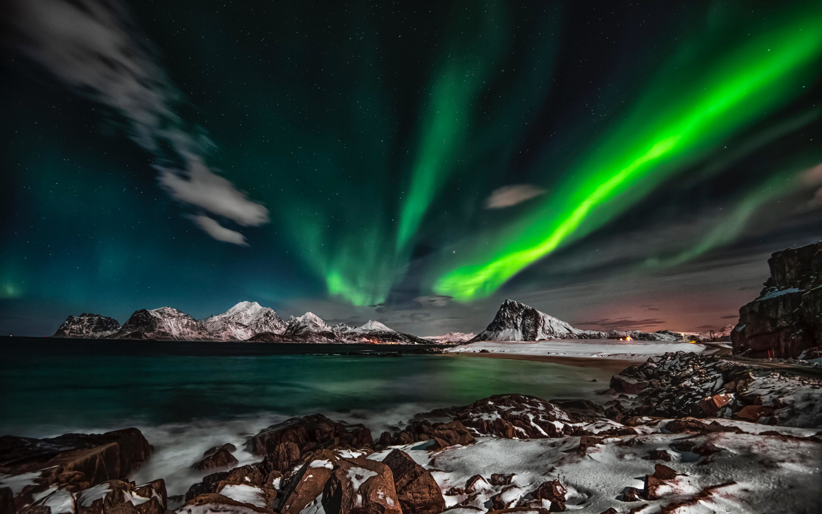 Arctic, mountains, nature, Aurora Borealis, 2880x1800 wallpaper