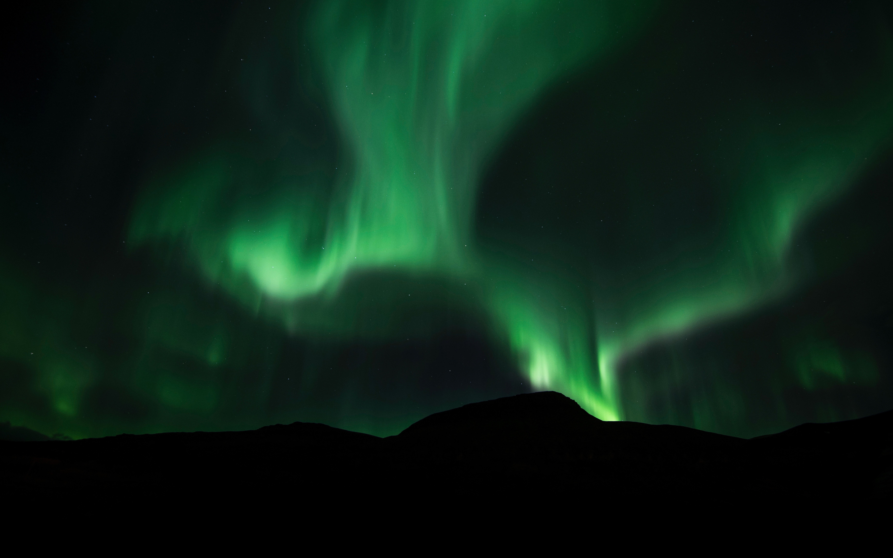 Sky, green lights, Aurora Borealis, silhouette, 2880x1800 wallpaper