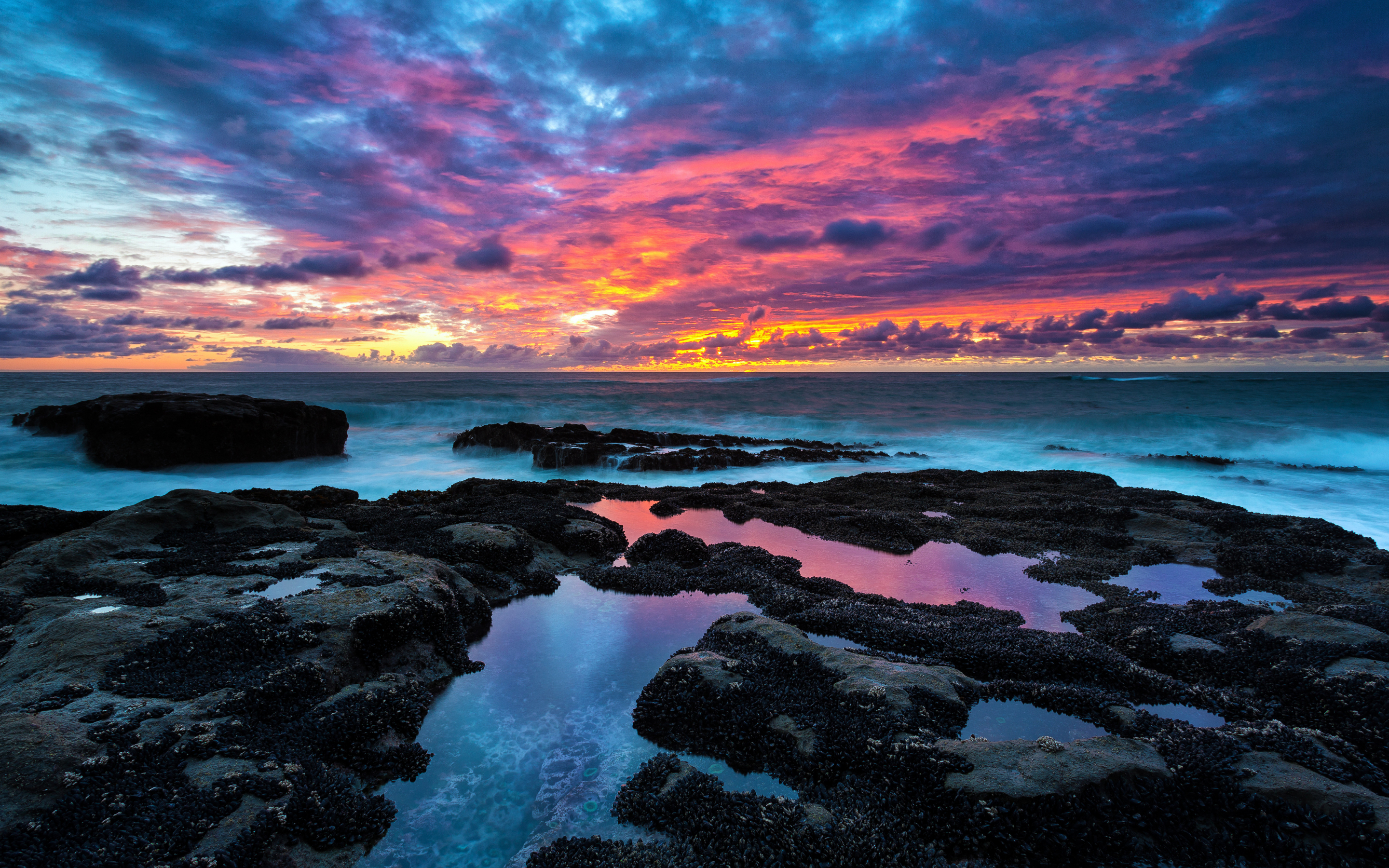 Sunset, rocky beach, clouds, nature, 2880x1800 wallpaper