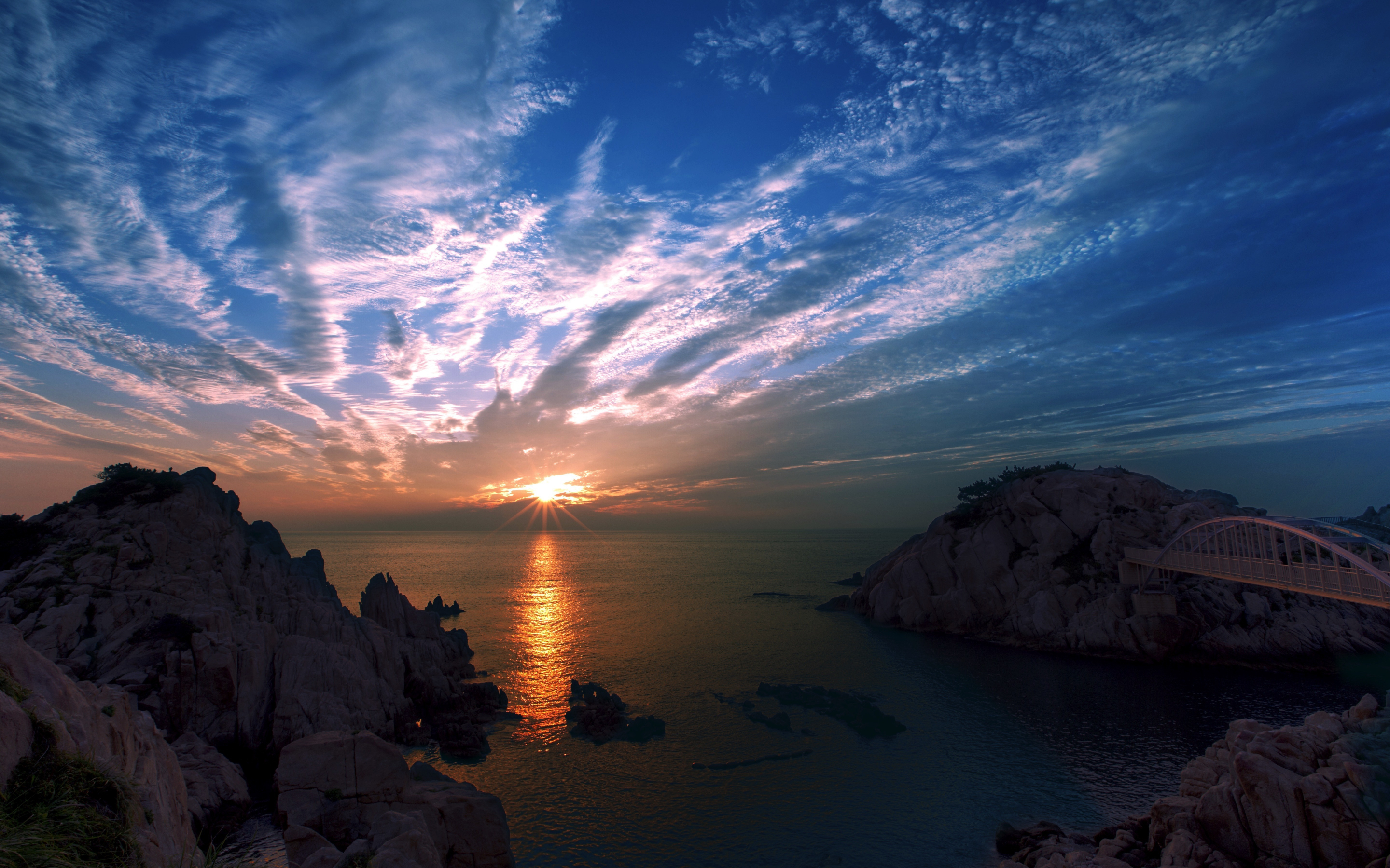 Beautiful sunrise, blue sky view, coast, 2880x1800 wallpaper