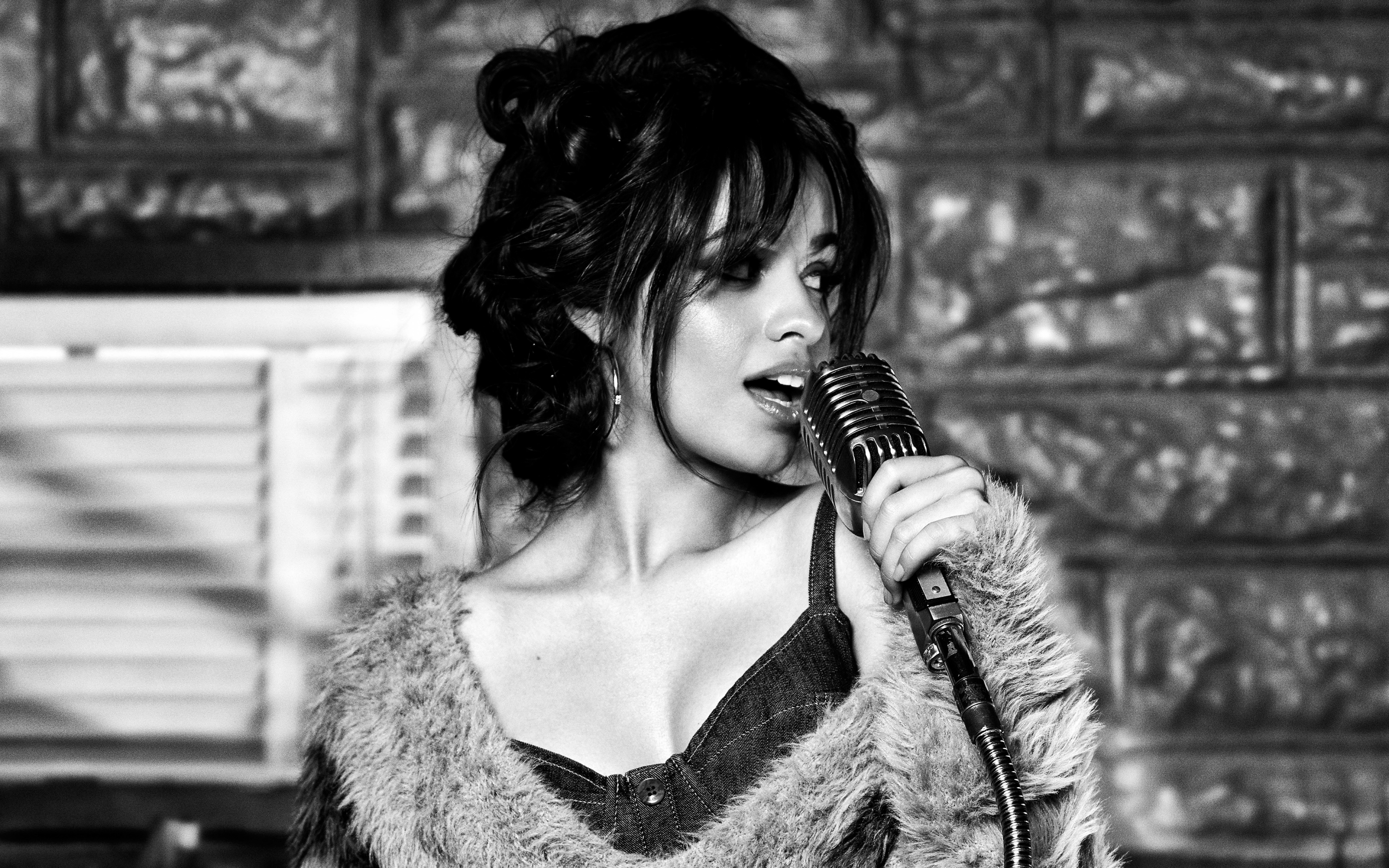 Camila Cabello, microphone, Guess, monochrome, 2880x1800 wallpaper