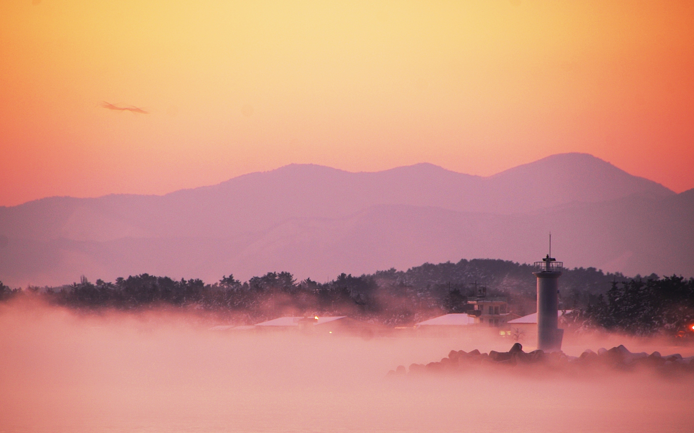 Dawn, sunrise, lighthouse, horizon, mountains, mist, 2880x1800 wallpaper