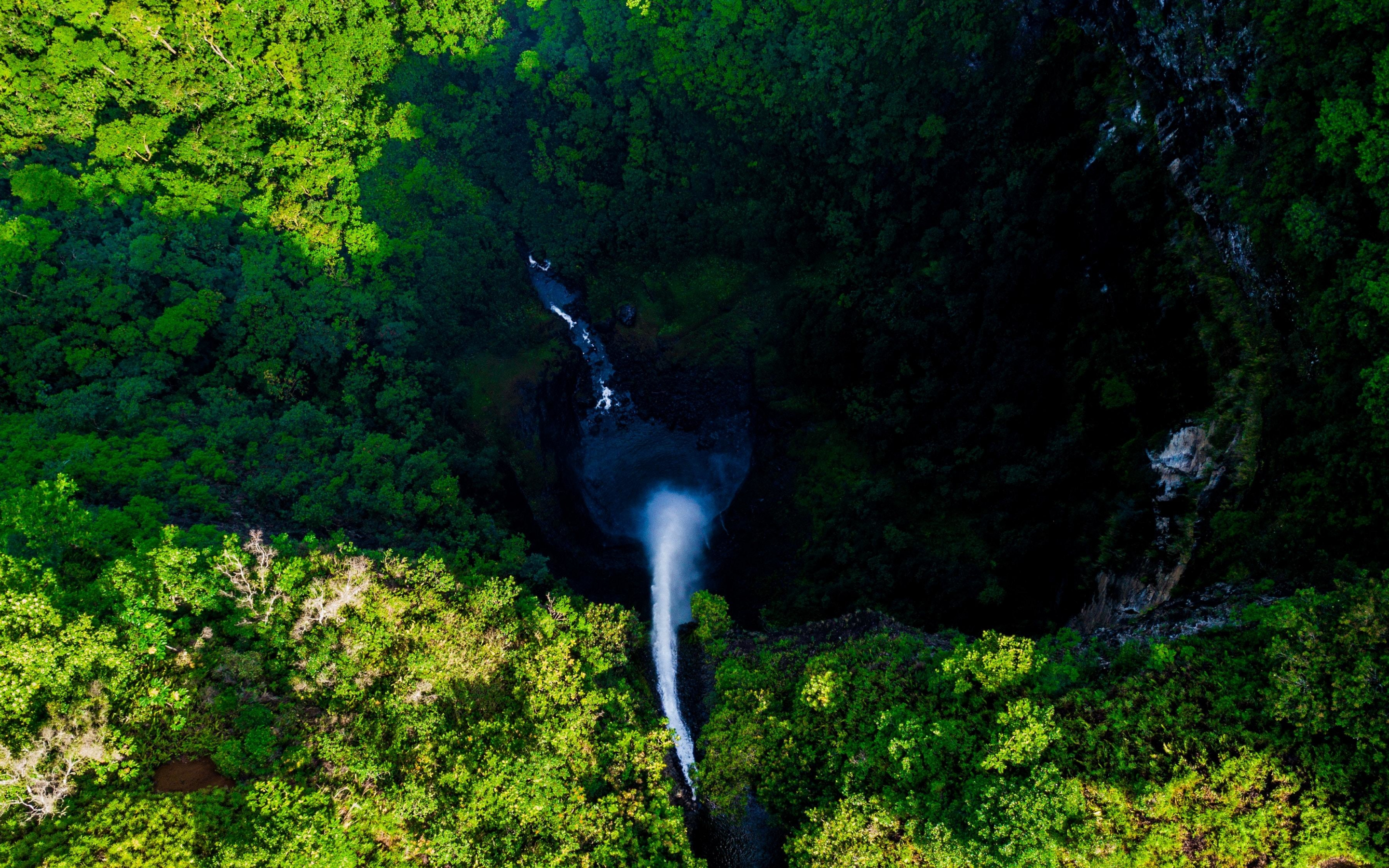 Waterfall, aerial view, green, nature, 2880x1800 wallpaper