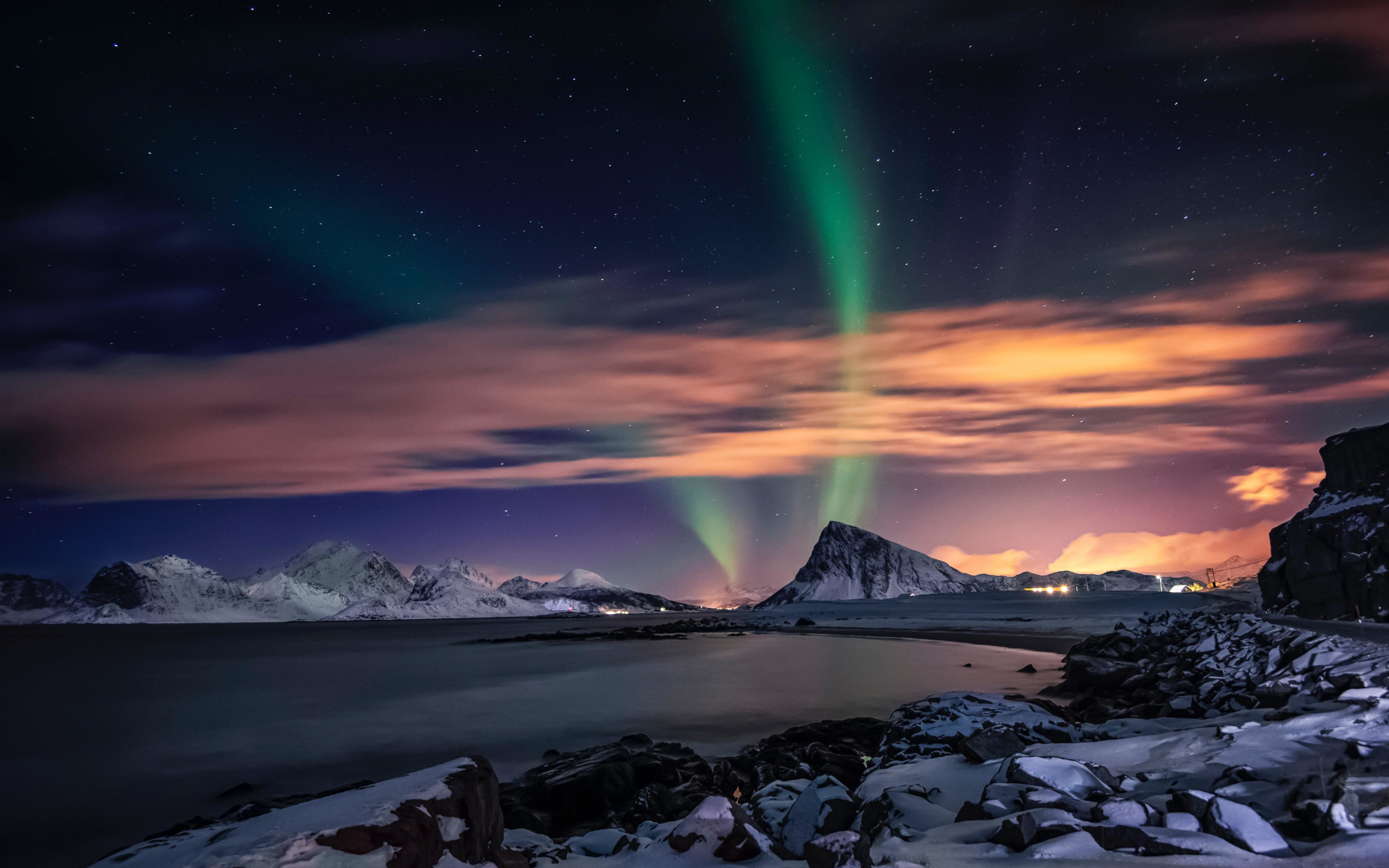 Aurora Borealis, Northern Lights, lake, sky, nature, 2880x1800 wallpaper